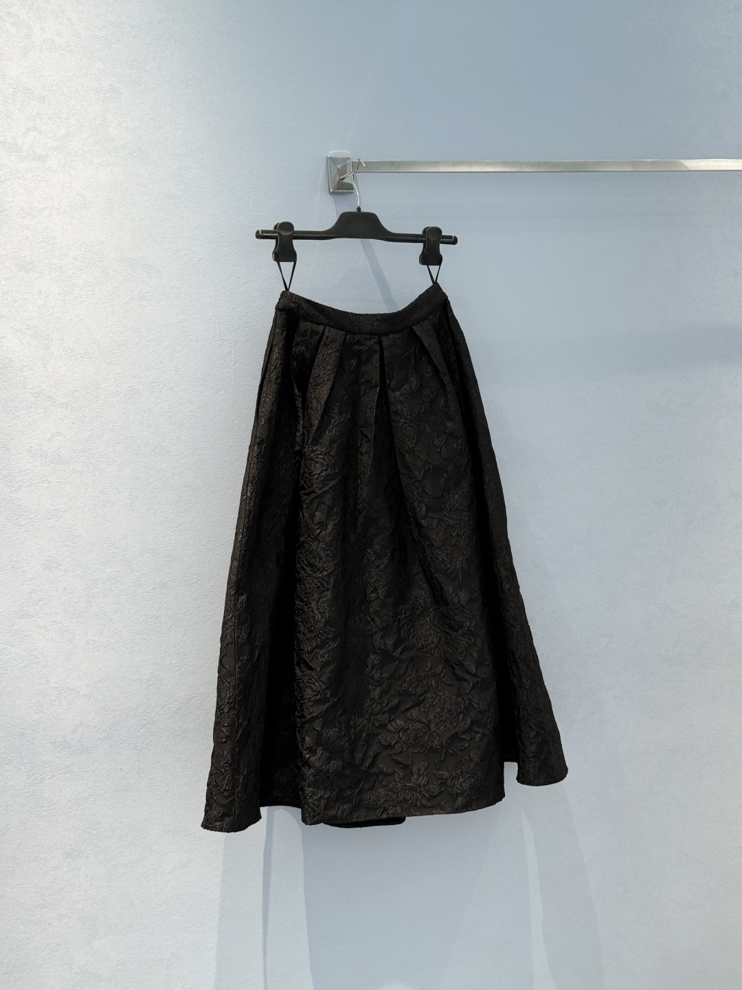 Elegant Floral Pleated Midi Skirt - High-Waisted A-Line Design 3 cmp i1754017160104 5277 0 1