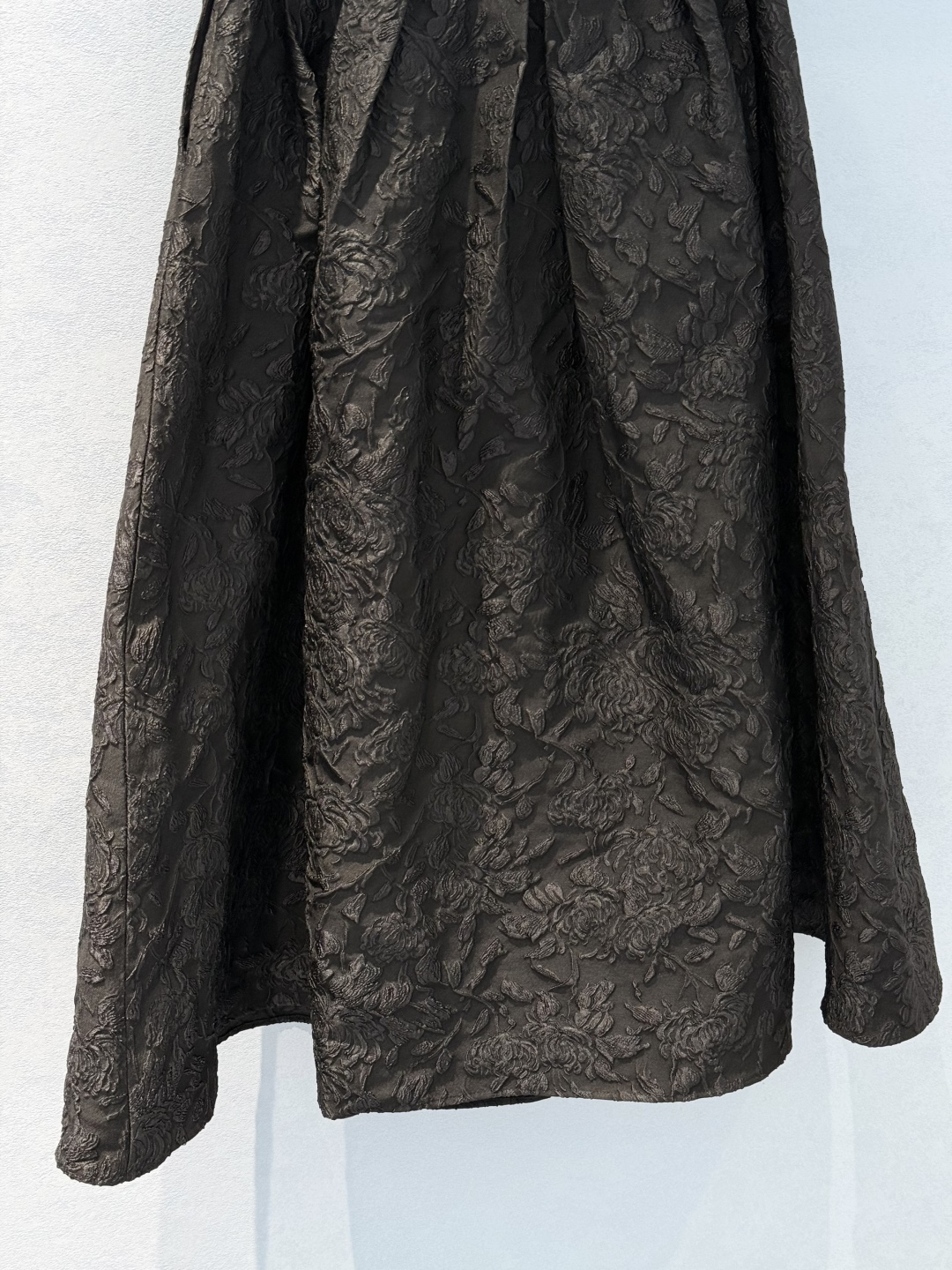 Elegant Floral Pleated Midi Skirt - High-Waisted A-Line Design 8 cmp i1754017160104 9898 0 6