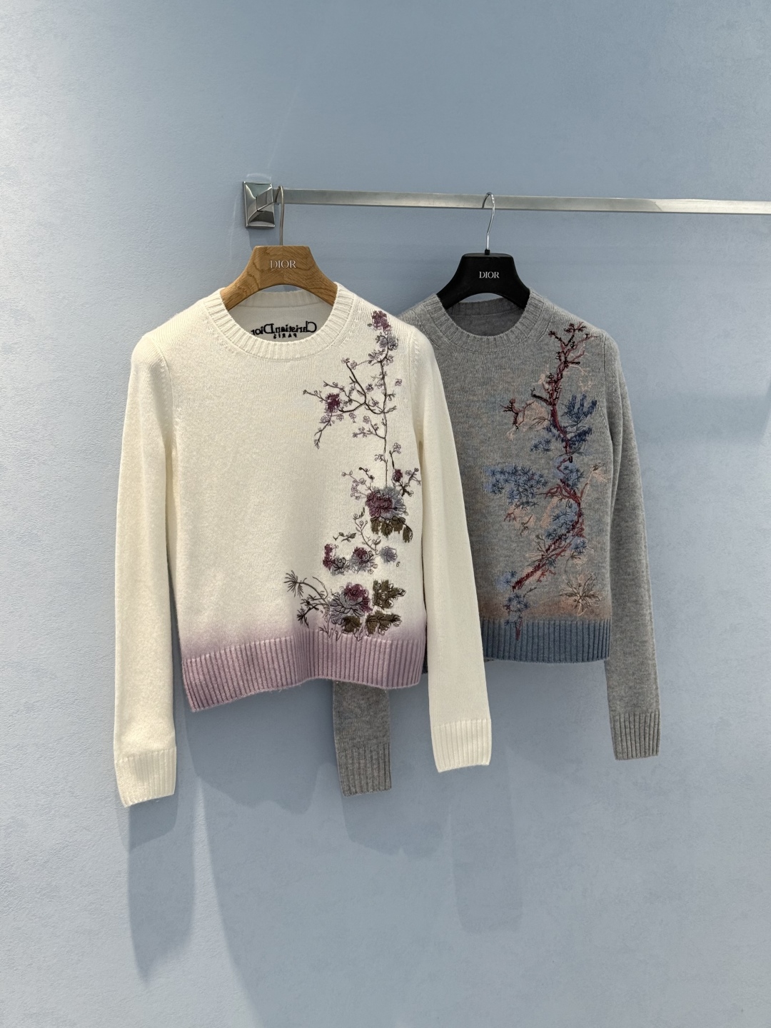 DIOR Gradient Embroidered Floral Knit Sweater - Luxurious Cashmere Blend 4 cmp i1754232604395 2392 0 0