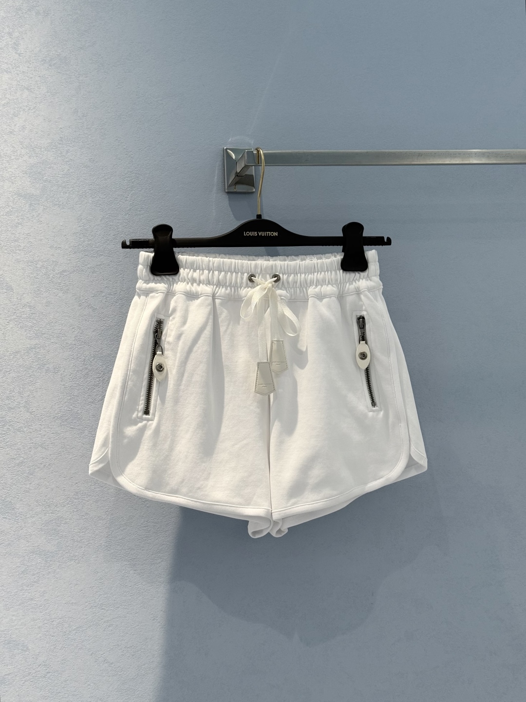 “Classic Brand Cow-Skin Dress with Lvp60new Pelts: Exclusive 100% Cotton Shorts for Summer Style” - 图片 3