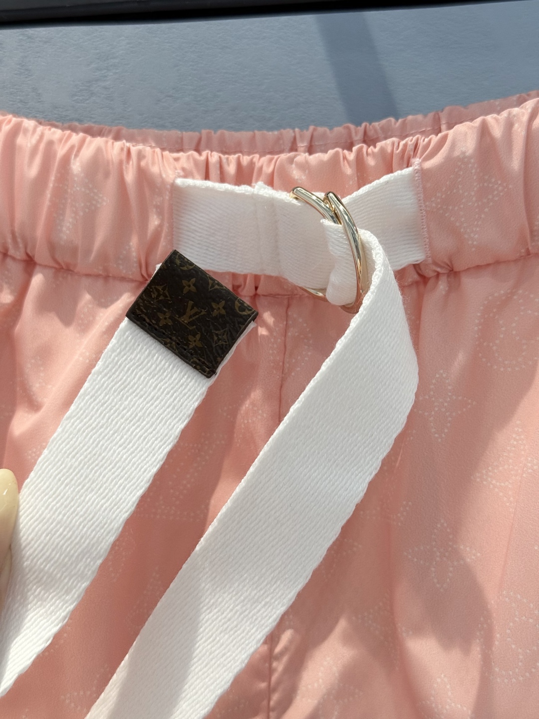“Original Scavenger Dress with Lvp60new Logo and Nylon Shorts for Classic Tweed-and-Skin Brand” - 图片 5