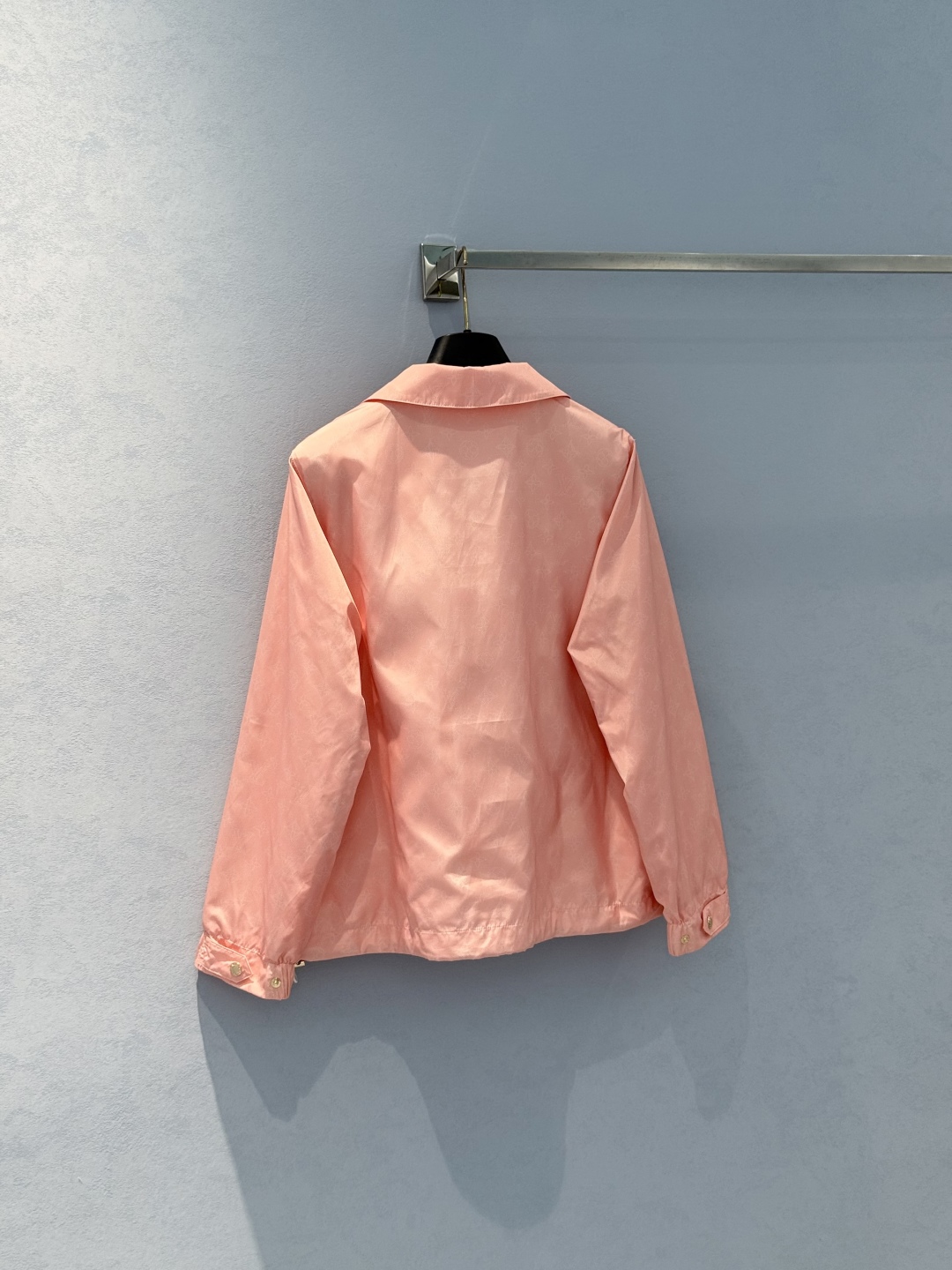 “LV25new Women’s Cotton Jacket: Classic Brand Leather with High-Quality Details for Summer Fashion” - 图片 2
