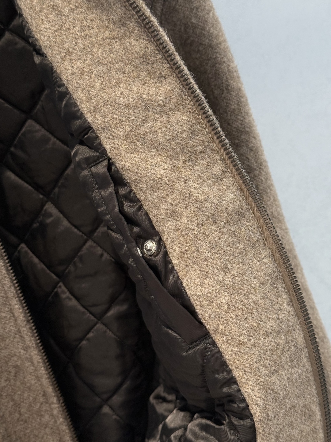 Miu Miu Shearling Zip-Up Jacket: Unisex Loose Fit, Embroidered Logo 8 cmp i1756271008543 6140 0 6