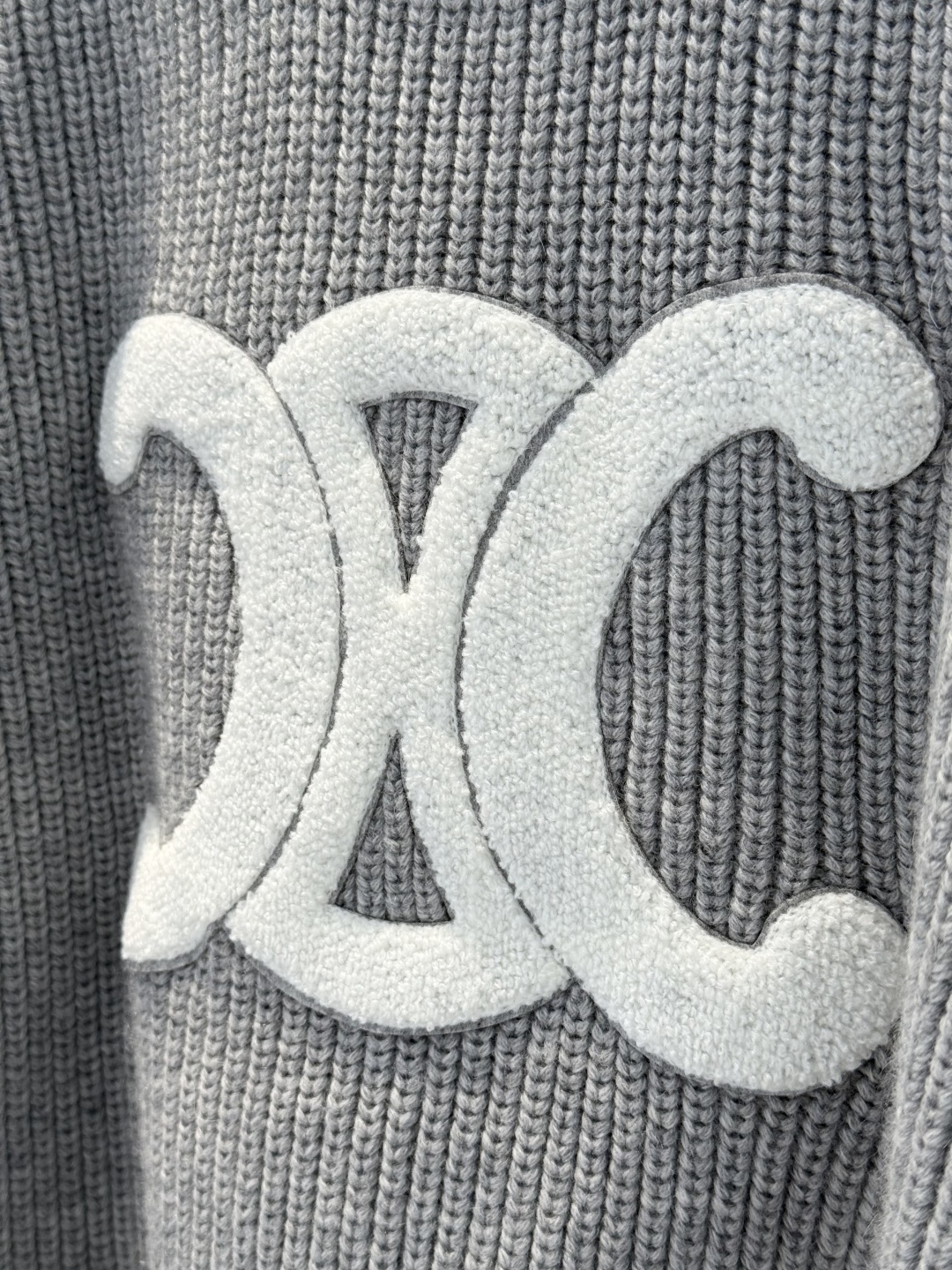 Celine Triomphe Logo Wool Sweater: Soft, Comfortable, and Stylish 7 cmp i1759656948939 2072 0 5