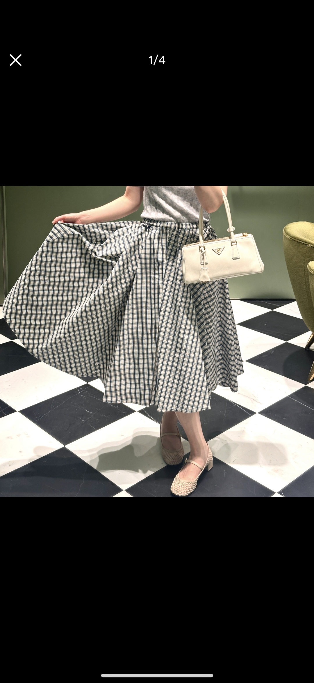NO:797728,*26new Logo Letter Belt Plaid Umbrella Skirt Three-dimensional Cut Umbrella Skirt The upper body is crisp and stylish, and the waisted version is decorated with a belt to add a sense of layering to the look ~ Exclusively customized imported yb silk-cotton blend material, with brand logo stamps embellished on the waist, highlighting the brand's unique low-key luxury style. It can be easily matched for daily commuting or going out to create a relaxed look!  The shape of the umbrella skirt is 1:1, which is great regardless of your figure. The latest item for early spring. Look for the exclusive high version. In stock. SML, skirts,19860909*26new徽标字母腰带格纹伞裙立体剪裁伞裙版型上身挺括有型,收腰版型搭配腰带装饰 增添造型层次感～ 独家定制进口yb丝棉混纺材质,腰间做品牌徽标章仔点缀,彰显品牌独有的低调奢华风范,日常通勤或外出都是轻松搭配出穿搭松弛感！伞裙版型不挑身材1:1超赞版型 早春最新单品 认准独家高版本 现货 SML,,skirts,,Women's clothing