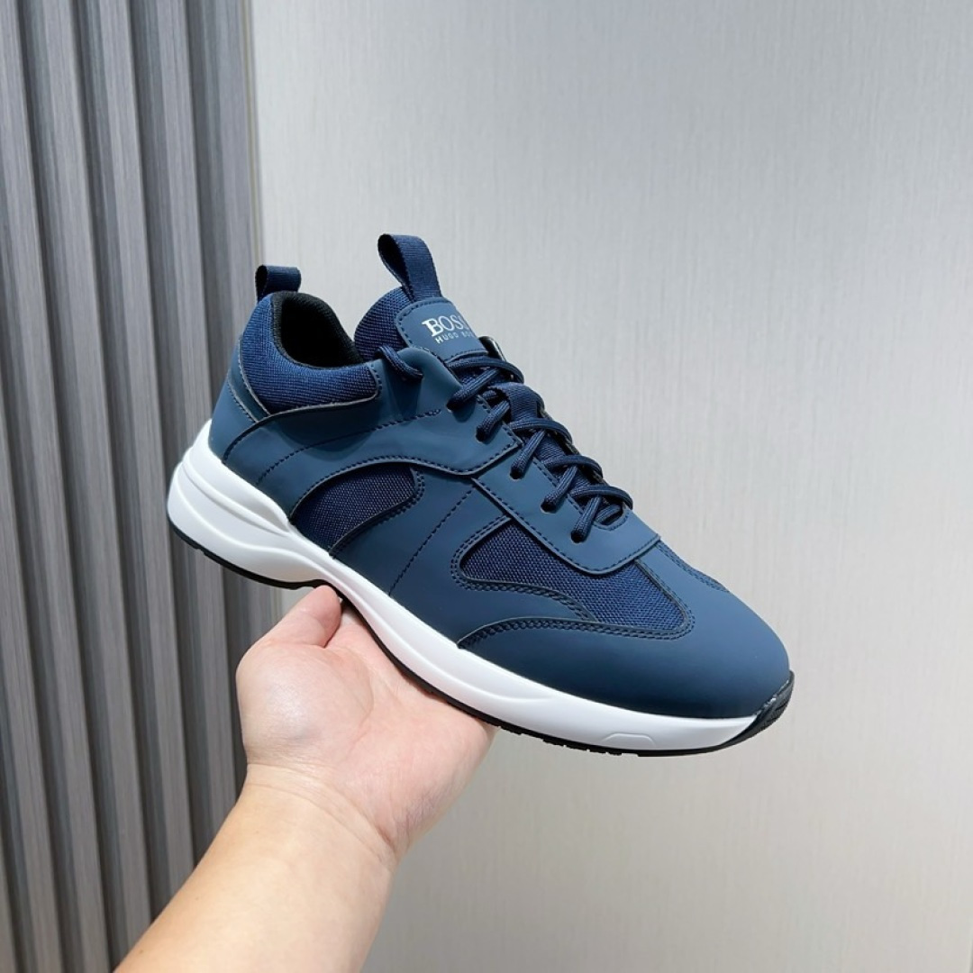 NO:271299,Factory [BOSS] new men's sports shoes. The new model of a well-known sports brand is grandly launched. It is shipped with a luxury high-end design. The upper is made of original fabric and leather (sheepskin footbed). Lightweight rubber outsole. Light luxury style. The upper is breathable and not stuffy. Simple and atmospheric. It is comfortable and fashionable. Size38-44 (45 custom made without return and exchange),, sneakers, sheepskin19860909工厂【BOSS】新款男仕运动鞋 知名运动品牌新款隆重上市 以奢华高端设计出货 鞋面选用原版布料搭配皮革制成（羊皮垫脚） 轻质橡胶大底.轻奢风格,鞋面透气不闷脚,简约大气,上脚舒适富有潮流感.Size38-44（45定做不退换）,,sneakers,sheepskin,Men's shoes