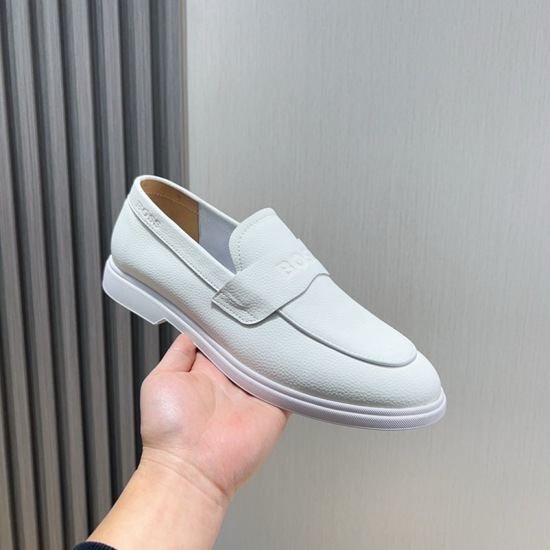 NO:271929,Factory [Boss] new men's footwear shoes. The new model of famous brands is grandly launched. It is shipped with a luxurious and high-end design. The upper is made of original fixed-top cowhide (cowhide inner footbed). The laminated design upper has clear lines and a lightweight rubber outsole. Light luxury style, the upper is breathable and not stuffy, simple and atmospheric, and the foot is comfortable and fashionable. Size38-44 (45 custom-made, no return or exchange), cowhide19860909工厂【Boss】新款男仕套脚鞋 知名品牌新款隆重上市 以奢华高端设计出货 鞋面原版定头层牛皮制作（牛皮内里垫脚） 叠层设计鞋面线条感层次分明,轻质橡胶大底.轻奢风格,鞋面透气不闷脚,简约大气,上脚舒适富有潮流感.Size38-44（45定做不退换）,,cowhide,Men's shoes