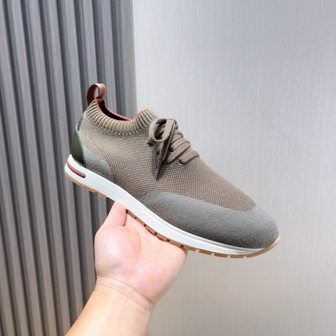 NO:271938,Factory 【loro piana】New Mokasin shoes are trendy all over the world, the official website is very popular, the upper is made of original waterproof and breathable flying suede, paired with original rubber soles, a classic work. The complex craftsmanship process and careful structure make the shoes light and soft, making you walk comfortably and comfortable. It is very suitable for summer wear. Size 38-45. (45 custom made without return or exchange),,loro piana19860909工厂【loro piana】新款莫卡辛鞋潮爆全球,官网火爆热卖,鞋面采用原版防水处理透气飞织绒面,搭配原版橡胶鞋底,经典之作.繁复的匠艺工序、精心考究的结构,令鞋款轻盈而柔软,让您行走舒适自如.非常适合夏季穿着. 码数38-45.（45定做不退换）,,loro piana,Men's shoes