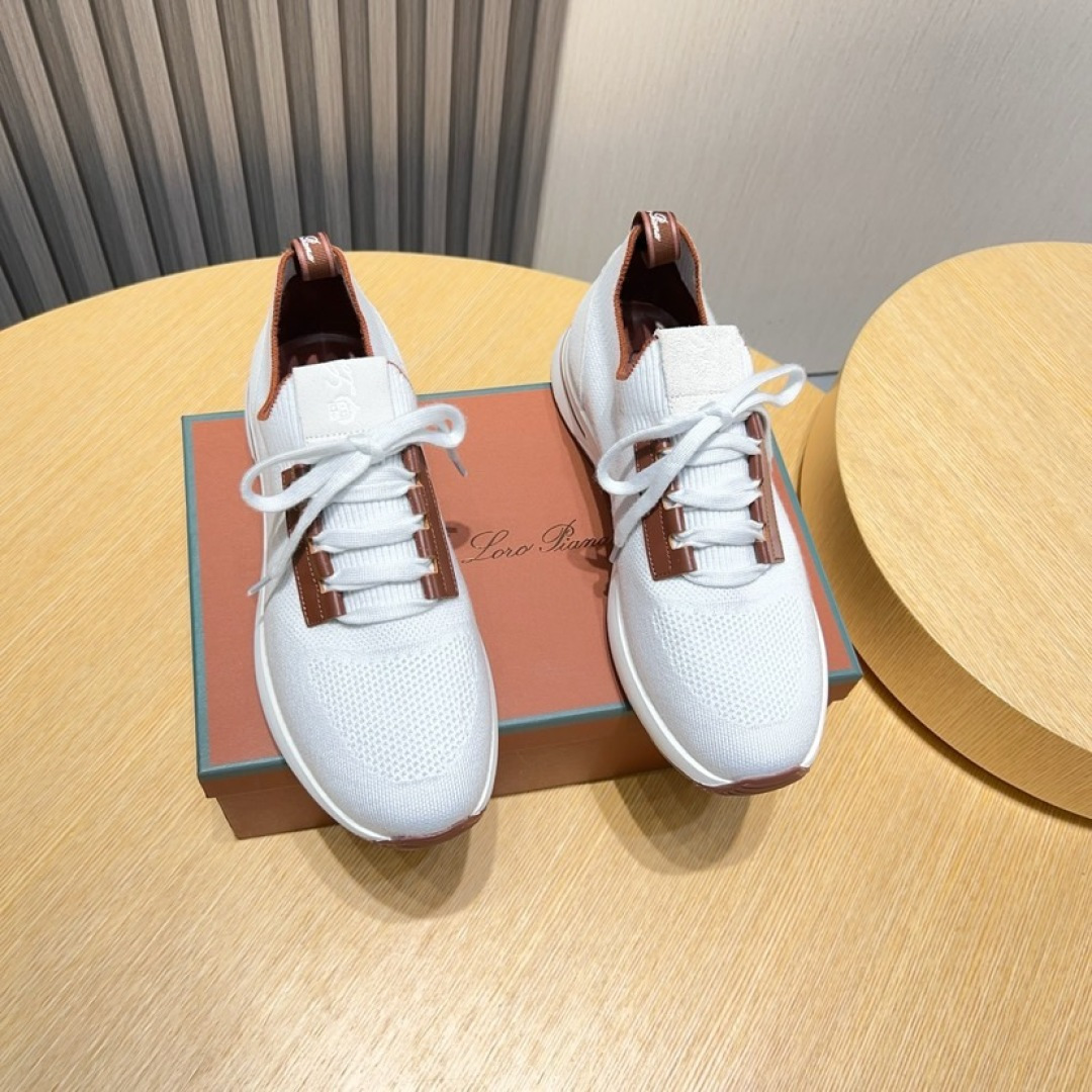 NO:271944,Factory 【loro piana】New Mokasin shoes are trendy all over the world, the official website is popular and the upper is made of original cowhide leather, paired with original rubber soles, a classic work. The complex craftsmanship and careful structure make the shoes light and soft, making you walk comfortably and comfortable. It is very suitable for summer wear. Size 38-45. (45 custom made without return or exchange), loro piana, cowhide19860909工厂【loro piana】新款莫卡辛鞋潮爆全球,官网火爆热卖,鞋面采用原版头层牛皮面,搭配原版橡胶鞋底,经典之作.繁复的匠艺工序、精心考究的结构,令鞋款轻盈而柔软,让您行走舒适自如.非常适合夏季穿着. 码数38-45.（45定做不退换）,,loro piana,cowhide,Men's shoes