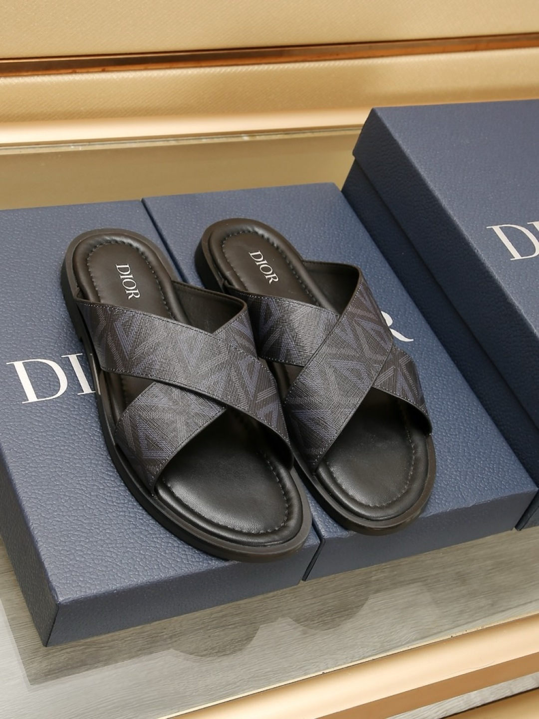 NO:273634,Factory [Dior] Dior Shoes official website 1:1 open mold customization, upgraded version of the sole, lighter and non-slip. Special rubber for upper brand, brand combination of the sole market top quality, fashion and trendy, versatile and popular, simple and tasteless, 38-45 (45 can be customized),,dior,dior19860909工厂【Dior】迪奥托鞋官网1:1开模定制,升级版大底,更轻便,防滑.鞋面品牌专用胶料,品牌组合大底市场顶级品质,时尚主打潮流,百搭爆款,简单不失品味,码数38-45（45可定做）,,dior,dior,Men's shoes