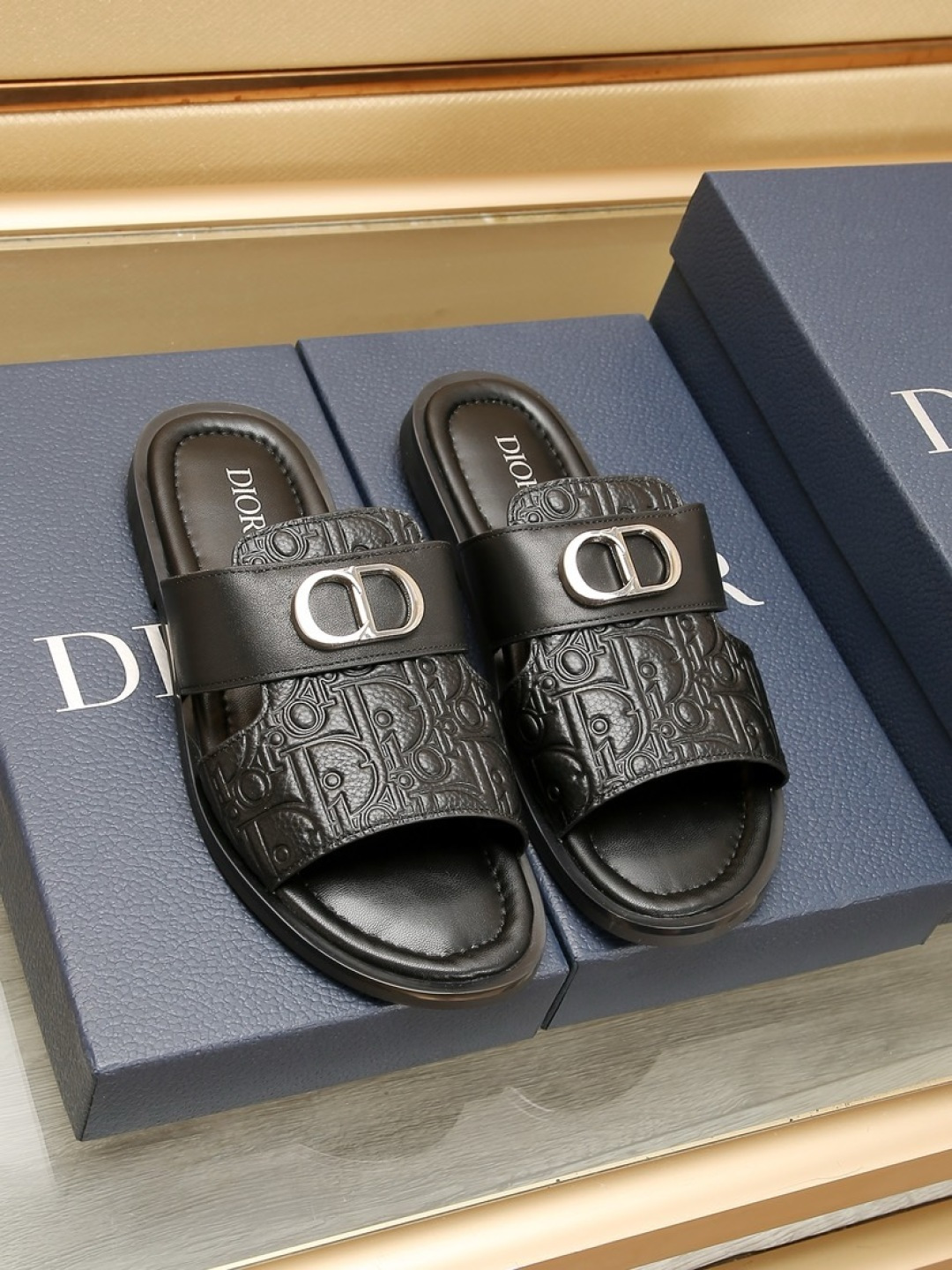 NO:273625,Factory [Dior] Diorto shoes official website 1:1 open mold customization, upgraded version of the sole, lighter and non-slip. The upper top layer cowhide embossing process, brand combination outsole market top quality, fashion and trendy, versatile and popular, simple and tasteless, 38-45 (45 can be customized), dior, dior, cowhide19860909工厂【Dior】迪奥托鞋官网1:1开模定制,升级版大底,更轻便,防滑.鞋面头层牛皮压花工艺,品牌组合大底市场顶级品质,时尚主打潮流,百搭爆款,简单不失品味,码数38-45（45可定做）,,dior,dior,cowhide,Men's shoes