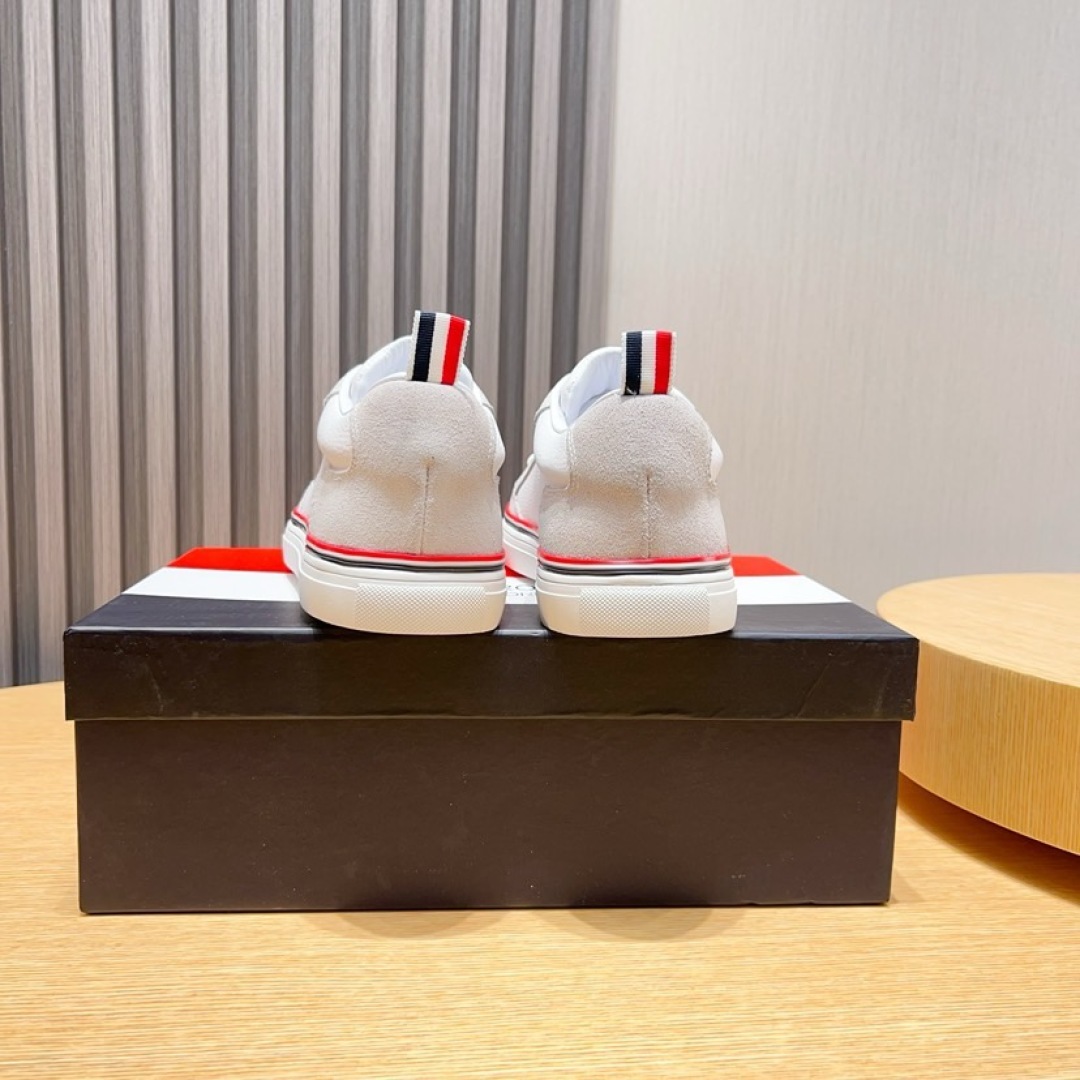 Thom Browne White Leather Sneakers with Signature Stripe Detail 7 cmp i1744652639873 6952 0 5