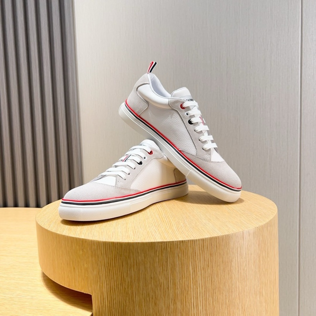 Thom Browne White Leather Sneakers with Signature Stripe Detail 6 cmp i1744652639874 912 0 4