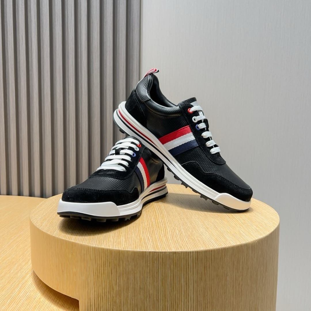 Thom Browne Men's Black Leather Sneakers with Signature Stripe Detail 7 cmp i1744653011362 4561 0 5