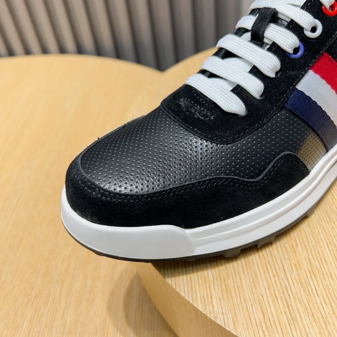 Thom Browne Men's Black Leather Sneakers with Signature Stripe Detail 8 cmp i1744653011362 7136 0 6