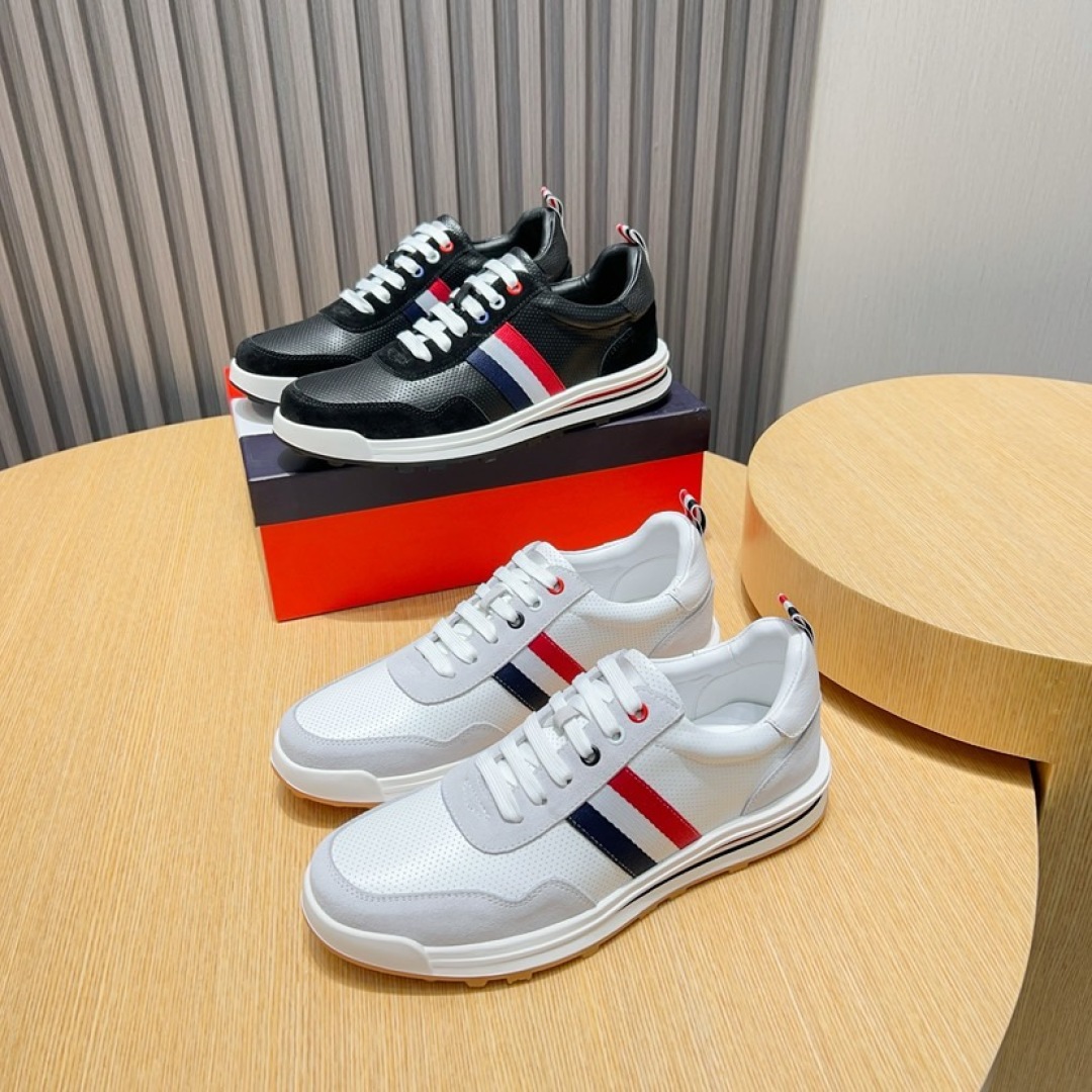 Thom Browne Men's Black Leather Sneakers with Signature Stripe Detail 10 cmp i1744653011951 8219 0 8
