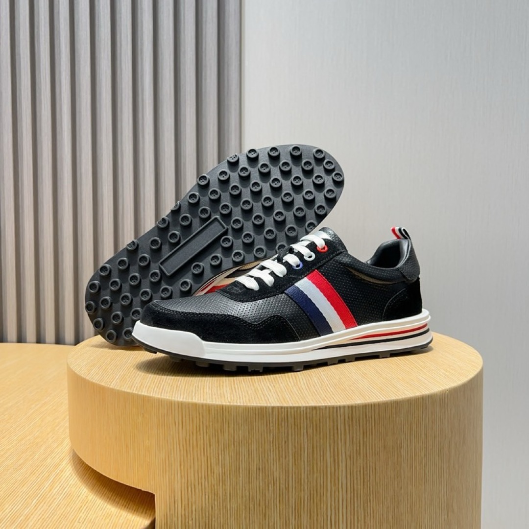 Thom Browne Men's Black Leather Sneakers with Signature Stripe Detail 9 cmp i1744653011953 5112 0 7