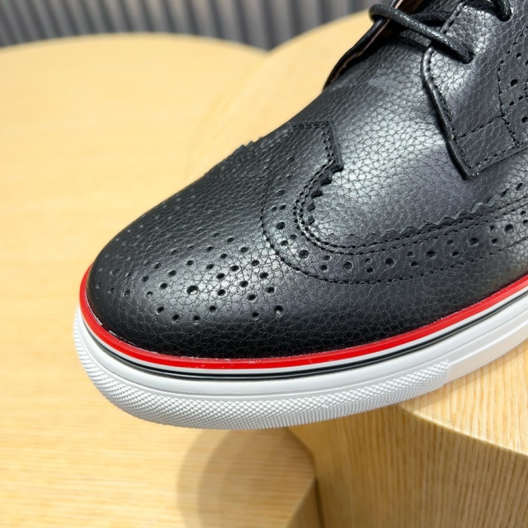 Thom Browne Leather Oxford Shoes - Classic Style with Signature Detailing 8 cmp i1744653444447 8948 0 6