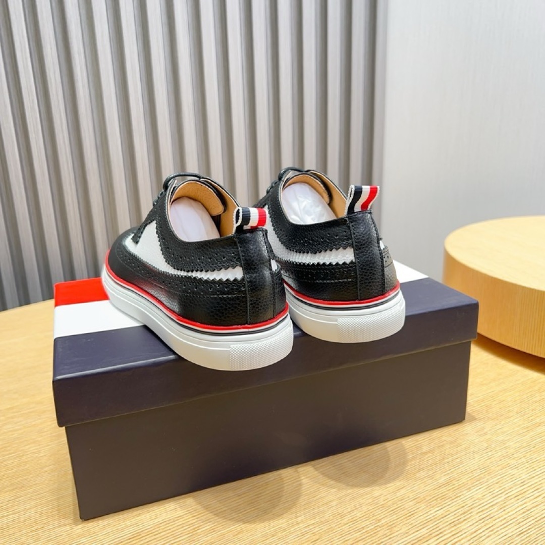 Thom Browne Leather Wingtip Oxford Shoes with Signature Stripe - Classic Style 6 cmp i1744653462151 1158 0 4