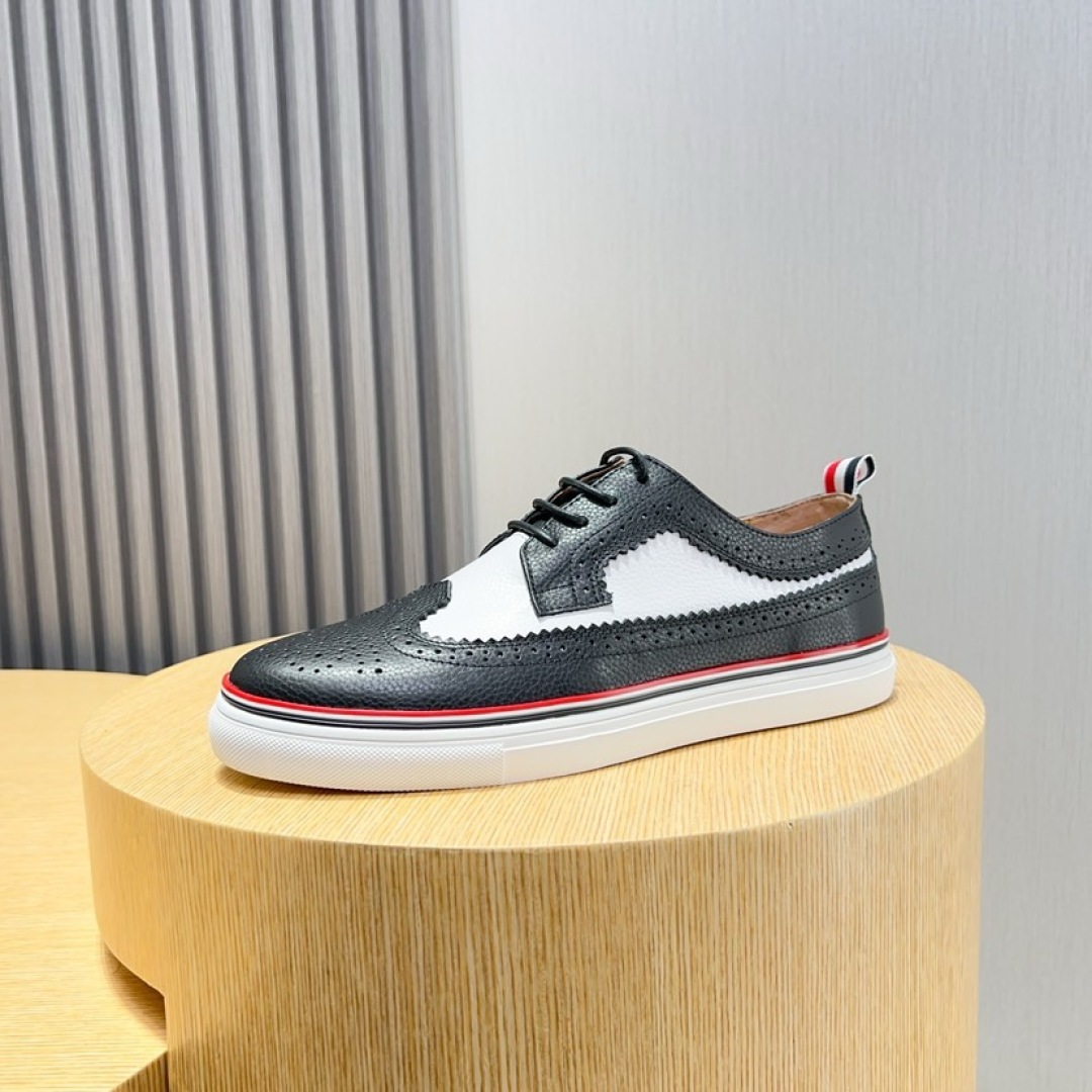 Thom Browne Leather Wingtip Oxford Shoes with Signature Stripe - Classic Style 7 cmp i1744653465103 920 0 5
