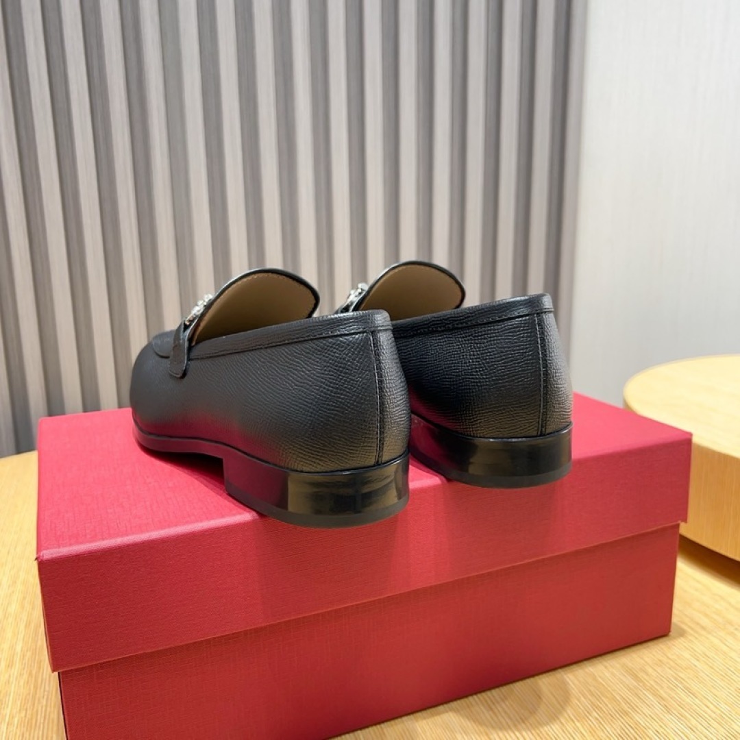Salvatore Ferragamo Men's Leather Loafers with Iconic Buckle, Sizes 38-44 7 cmp i1744653818266 618 0 5