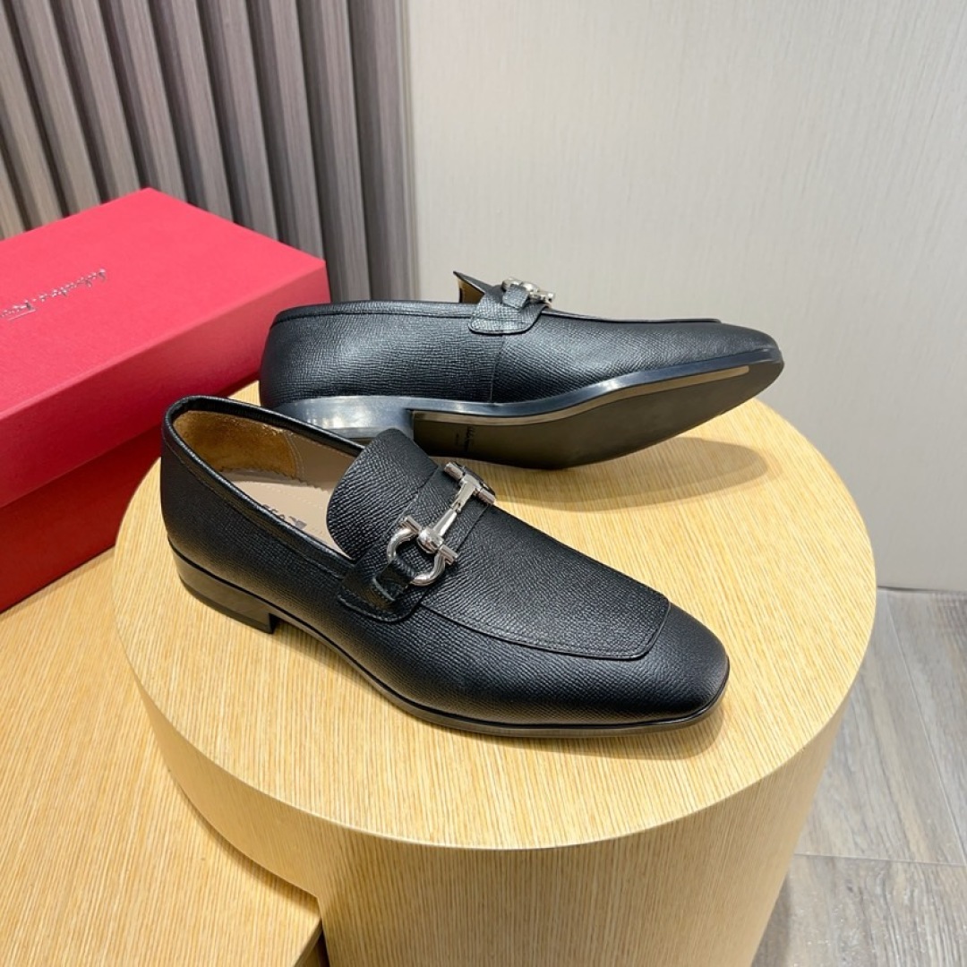 Salvatore Ferragamo Men's Leather Loafers with Iconic Buckle, Sizes 38-44 4 cmp i1744653818267 209 0 2