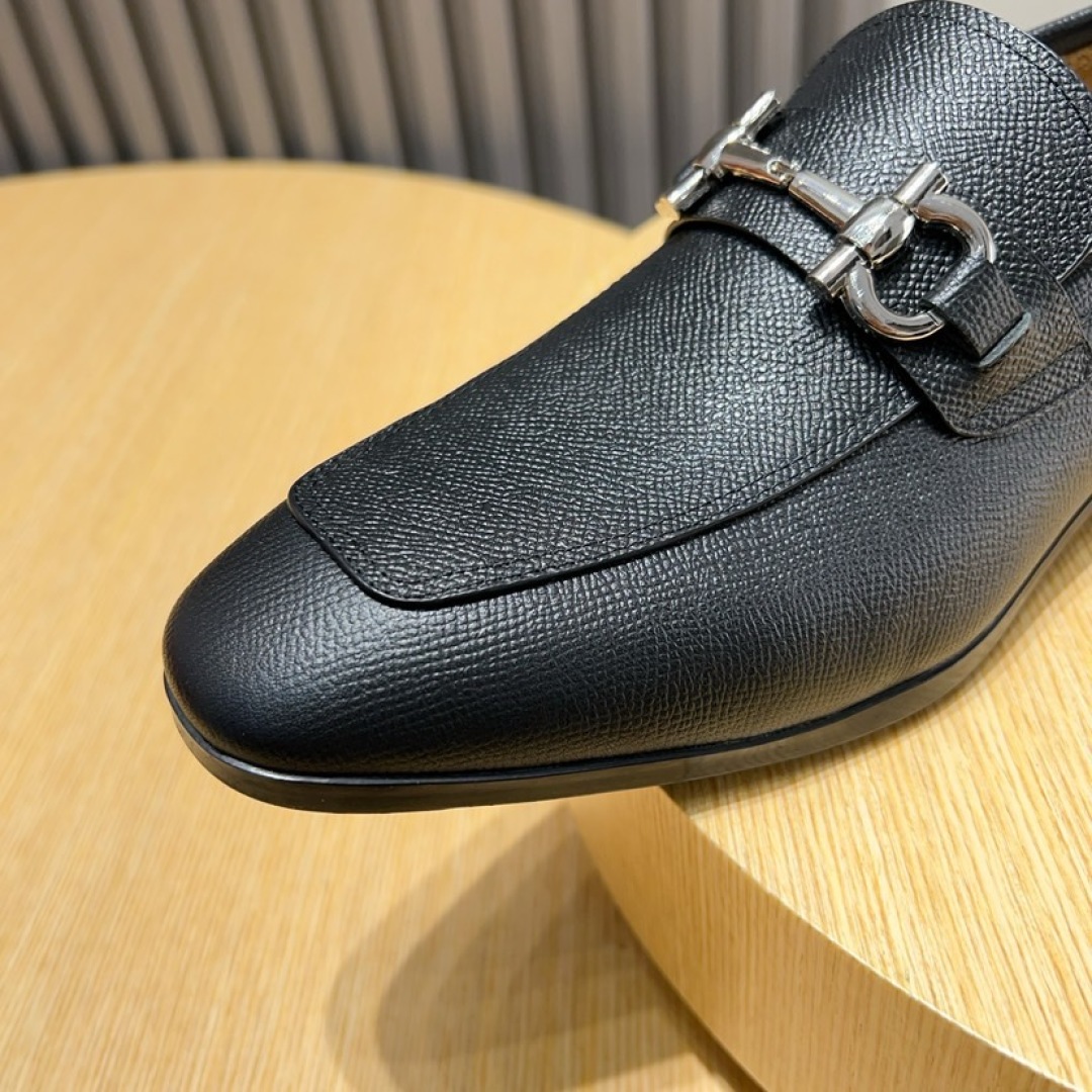 Salvatore Ferragamo Men's Leather Loafers with Iconic Buckle, Sizes 38-44 9 cmp i1744653818268 2940 0 7