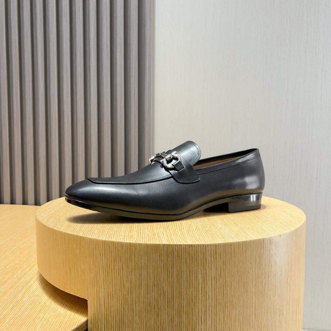 Ferragamo Men's Black Leather Loafers with Metal Buckle, Size 38-44 8 cmp i1744653835234 2611 0 6