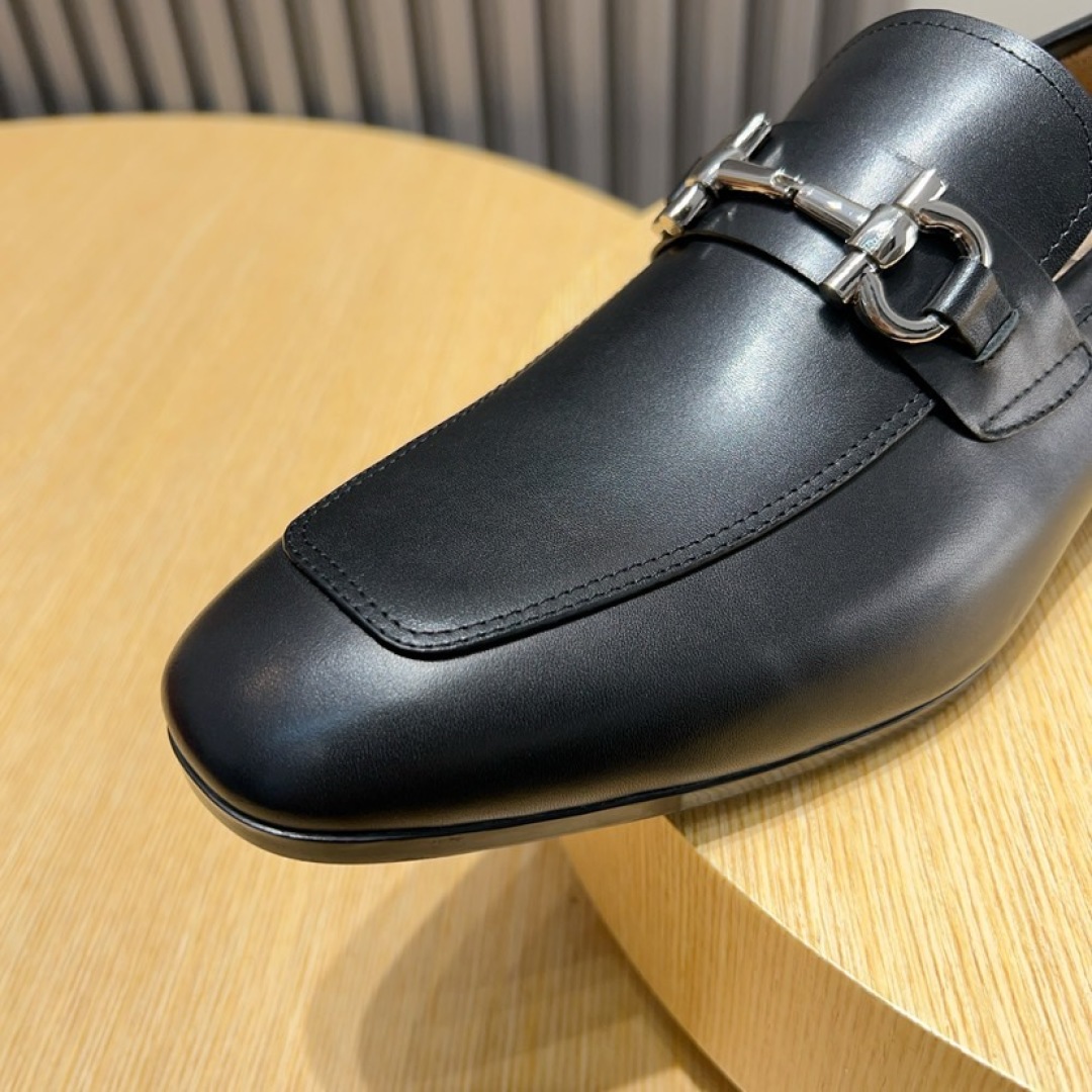 Ferragamo Men's Black Leather Loafers with Metal Buckle, Size 38-44 9 cmp i1744653835234 3677 0 7