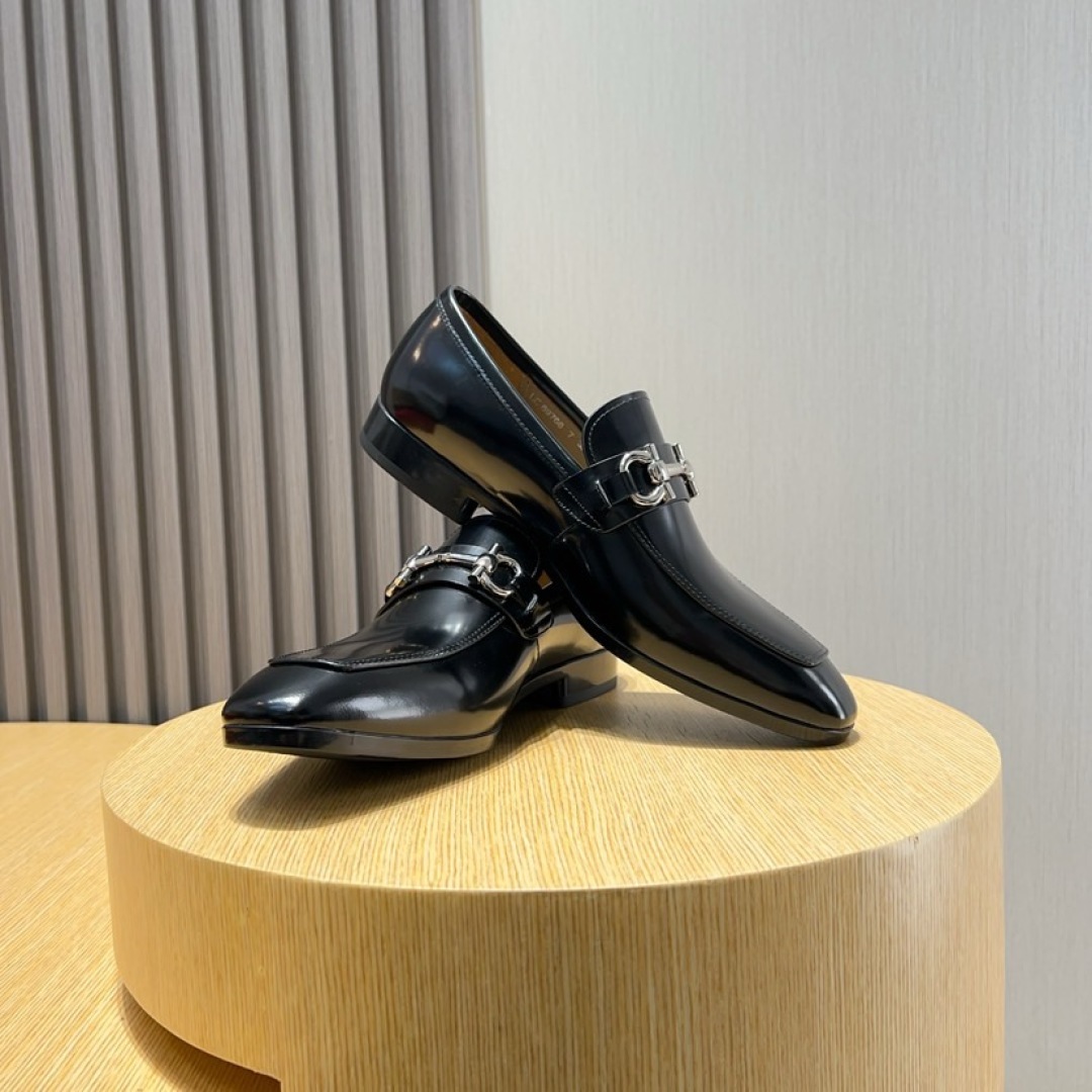 Ferragamo Men's Black Leather Loafers with Metal Buckle Detail (Sizes 38-44) 7 cmp i1744653850328 7593 0 5