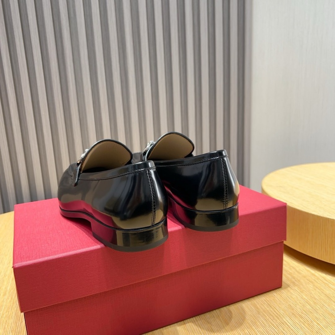 Ferragamo Men's Black Leather Loafers with Metal Buckle Detail (Sizes 38-44) 9 cmp i1744653851294 853 0 7