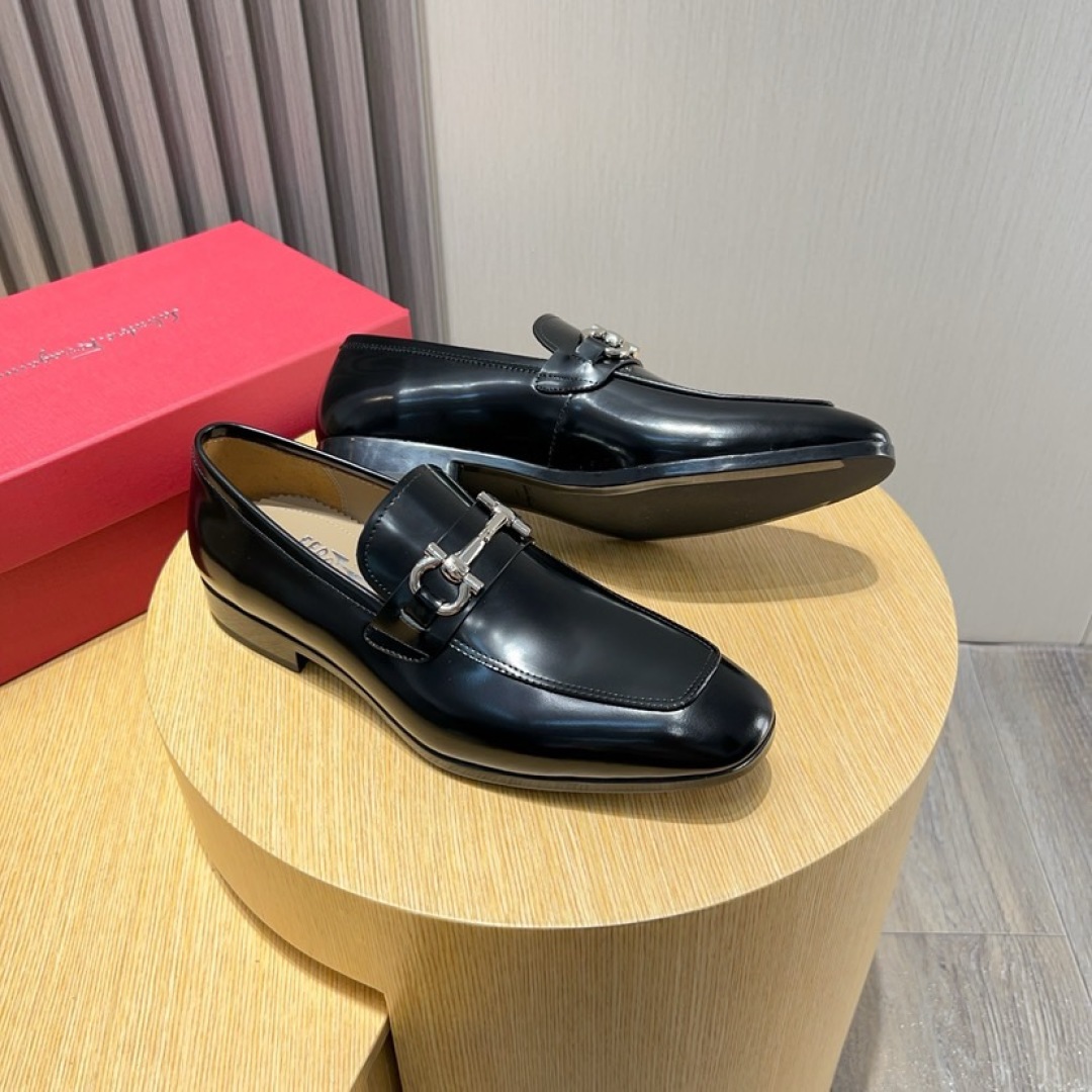 Ferragamo Men's Black Leather Loafers with Metal Buckle Detail (Sizes 38-44) 4 cmp i1744653851295 5819 0 2