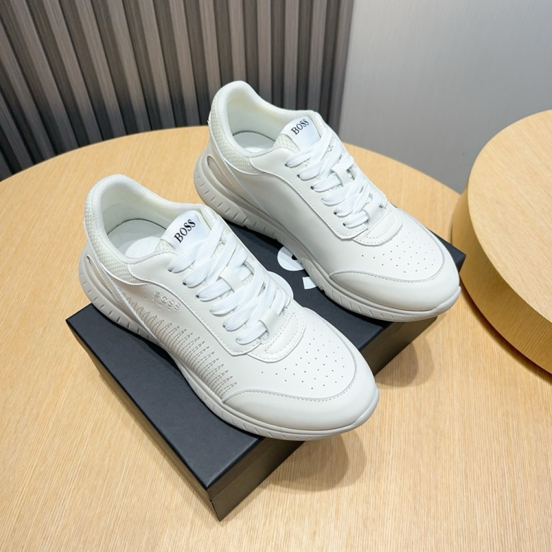 NO:284411,Factory [Boss] New Men's Sports Shoes, the new models of famous sports brands are grandly launched, shipped with luxury high-end design, original leather upper (sheepskin footbed) Layered design, clear lines and layers, lightweight rubber outsole. Light luxury style, the upper is breathable and not stuffy, simple and atmospheric, comfortable and fashionable on the feet. Size38-44 (45 custom made without return and exchange),, sneakers, sheepskin19860909工厂【Boss】新款男仕运动鞋 知名运动品牌新款隆重上市 以奢华高端设计出货 鞋面原版皮革制作（羊皮垫脚） 叠层设计鞋面线条感层次分明,轻质橡胶大底.轻奢风格,鞋面透气不闷脚,简约大气,上脚舒适富有潮流感.Size38-44（45定做不退换）,,sneakers,sheepskin,Men's shoes