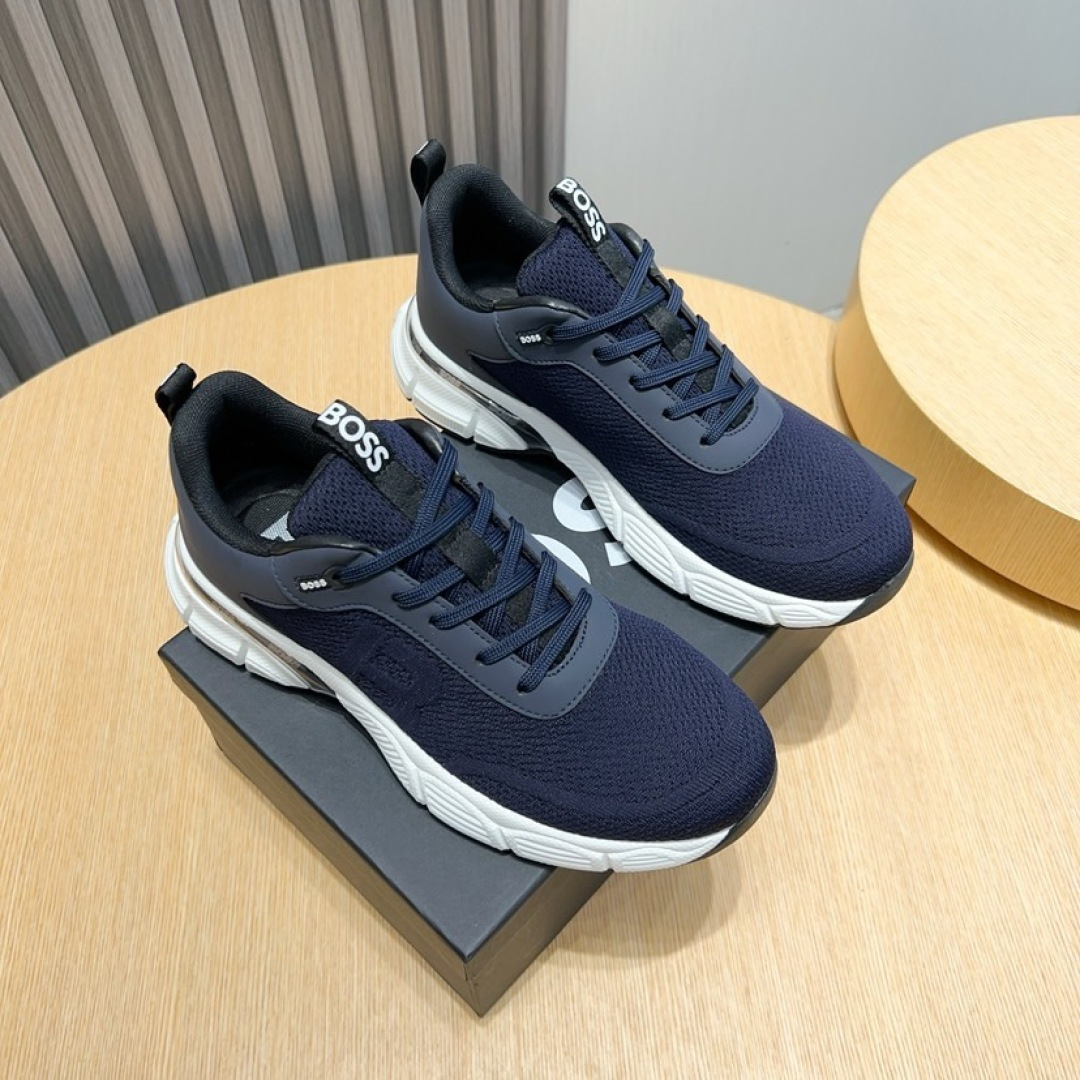 NO:284416,Factory [BOSS] new men's sports shoes. The new model of a well-known sports brand is grandly launched. It is shipped with a luxurious and high-end design. The upper is made of original breathable flying weaving (sheepskin footbed) and lightweight rubber outsole. Light luxury style. The upper is breathable and not stuffy, simple and atmospheric, and the foot is comfortable and fashionable. Size38-44 (45 custom made without return and exchange),, sneakers, sheepskin19860909工厂【BOSS】新款男仕运动鞋 知名运动品牌新款隆重上市 以奢华高端设计出货 鞋面选用原版透气飞织制成（羊皮垫脚） 轻质橡胶大底.轻奢风格,鞋面透气不闷脚,简约大气,上脚舒适富有潮流感.Size38-44（45定做不退换）,,sneakers,sheepskin,Men's shoes