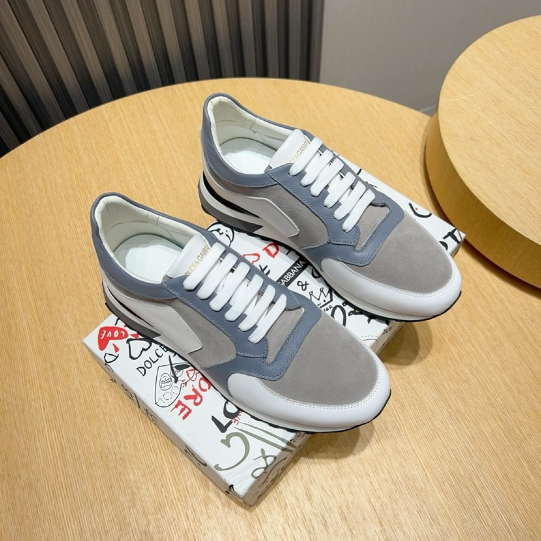 NO:344436,The factory's new Dolce & Gabbana/top original single DG heavy industry series, the new casual and fashionable shoes have a simple and atmospheric style, fashionable and generous. The original imported calfskin, comfortable sheepskin inner. Exquisite and luxurious, super A-level!  Size38-44, Dolce & Gabbana, cowhide, sheepskin19860909工厂新款Dolce＆Gabbana/顶级原单DG重工系列,新款休闲时尚鞋版型简洁大气,时尚专属时尚又大方.原版进口小牛皮,舒适的羊皮内里.精致奢华,超A级别！版型对比,丝毫不差Size38-44,,Dolce&Gabbana,cowhide,sheepskin,Men's shoes