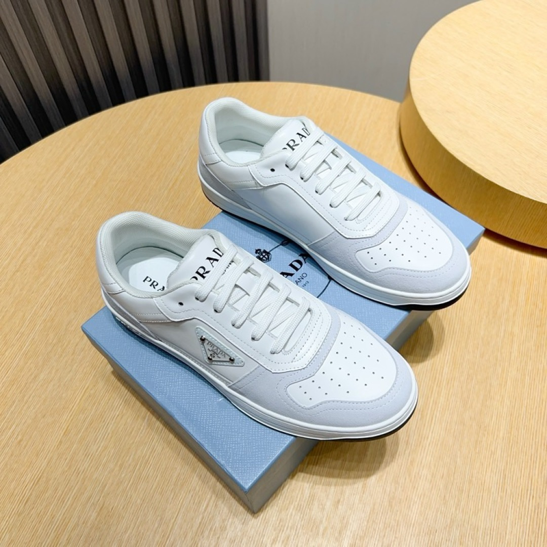 NO:347342,【PRAD*】Simultaneous shiny upper is made of high-end cowhide, comfortable sheepskin inner, elegant and noble tones casually rejuvenate the maturity and charm of classic and fashion. Luxury, fashion and high quality. Trustworthy code number 38-44 (45 custom made), prada, cowhide, sheepskin19860909【PRAD*】款同步闪亮登场鞋面选用高档头层牛皮,舒适的羊皮内里,典雅高贵的色调漫不经心地焕发成熟魅力经典与时尚融为一体 奢华时尚高品质 值得信赖码数38—44（45定做）,,prada,cowhide,sheepskin,Men's shoes