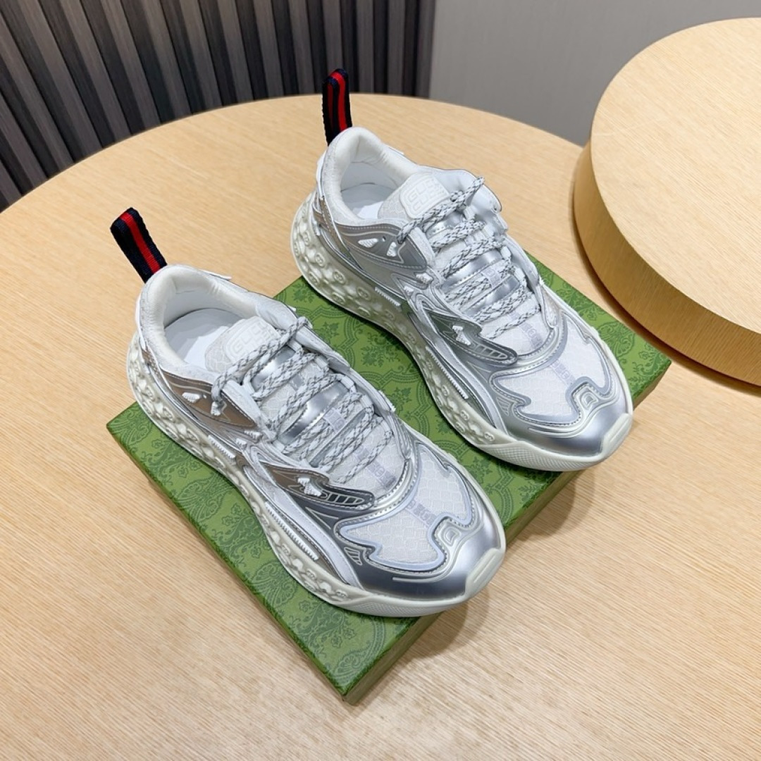 NO:351590,【Gucci】The top version of the dad shoes series is available for new!  In recent years, we have been popular; our family is also launched at the same time. This classic dad shoes, celebrities, internet celebrities, anchors, etc. must plant grass to create classic fashion styles, leather surfaces, mixed surface splicing colors, etc. (original upper customization), original outsole... shiny color drawings embellish the side of the shoe body, package production technology, to create/just be the best shoes. With high-end full set of packaging. Men's model 38-45 (45 customization), gucci19860909【Gucci】顶级版本老爹鞋系列上新！近几年一直火爆；我们家与同步上新,这款经典款老爹鞋,明星 网红 主播等必定种草打经典时尚风格,皮面做旧、混合面拼接色等…（原版鞋面定制),原版大底……闪亮彩色绘图点缀鞋身侧面,套包制作工艺,打造/只为做最好的鞋.配高档全套包装. 男款38-45（45定做）,,gucci,Men's shoes