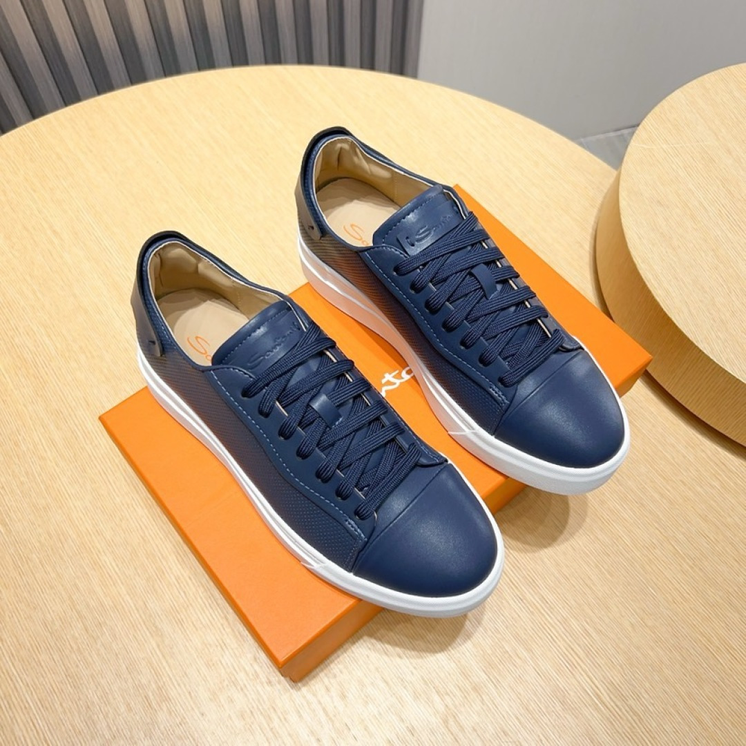 NO:353903,Factory [Santoni] Santoni Every pair of shoes in this Italian handmade shoe brand is simple and classic, and it is very comfortable and versatile!  This upper is made of imported calfskin, and you will see clear pores when you push it back from the back of the leather!  The calf is imported into the inside, without slipping or fading!  Light and comfortable on the feet!  There is a layer of high elastic foam in the middle of the insole. The foot is light and the exclusive private model is controllable and it is available for a long time!  Original box packaging. Code count 38-45 (45 customized), cowhide19860909工厂【Santoni】圣东尼 这个意大利纯手工鞋履品牌的每一双鞋设计简洁经典,上脚非常舒适百搭！此款鞋面面料采用进囗小牛皮,从皮料反面顶起来会看到很清晰的毛孔！内里进囗小牛里,不打滑,不掉色！上脚轻便舒适！鞋垫中间有一层高弹泡棉上脚轻快.独家私模可控,长期有货！原盒包装.码数38-45（45定做）,,cowhide,Men's shoes