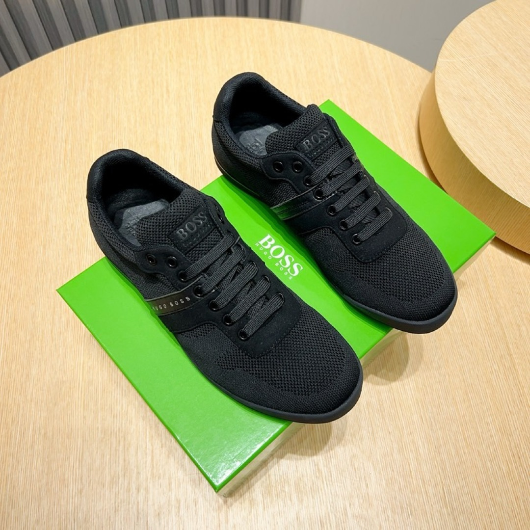 NO:354970,Factory [BOSS] new men's sports shoes. The new model of a well-known sports brand is grandly launched. It is shipped with a luxurious and high-end design. The upper is made of original breathable flying weaving (sheepskin footbed) and lightweight rubber outsole. Light luxury style. The upper is breathable and not stuffy, simple and atmospheric, and the foot is comfortable and fashionable. Size38-44 (45 custom made without return and exchange),, sneakers, sheepskin19860909工厂【BOSS】新款男仕运动鞋 知名运动品牌新款隆重上市 以奢华高端设计出货 鞋面选用原版透气飞织制成（羊皮垫脚） 轻质橡胶大底.轻奢风格,鞋面透气不闷脚,简约大气,上脚舒适富有潮流感.Size38-44（45定做不退换）,,sneakers,sheepskin,Men's shoes