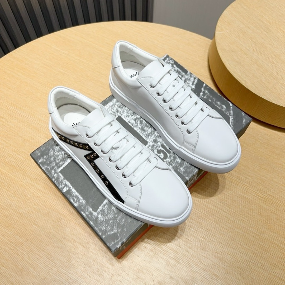 NO:349688,Roberto B oticelli High-quality, top-notch craftsmanship, men's casual style, fashionable and casual versatile style, unique design style!  Full original single-layer calfskin nailing design, calfskin latex back-up foot pads inside!  Exclusive for summer, soft and comfortable!  Original TPU bottom!  goods!  Look at the details carefully, the texture is super strong!  11 can withstand all kinds of tests, positive code 39-46, cowhide19860909罗伯托·博蒂切利/Roberto B otticelli 高品级,顶尖工艺,男士休闲款,时尚休闲百搭款,独特设计风格！全原版单层小牛皮打钉设计,内里小牛皮乳胶回力垫脚！夏季专属,柔软舒适！原TPU大底！货！品质细看细节图,质感超强！可11经得起各种考验,正码39一46,,cowhide,Men's shoes