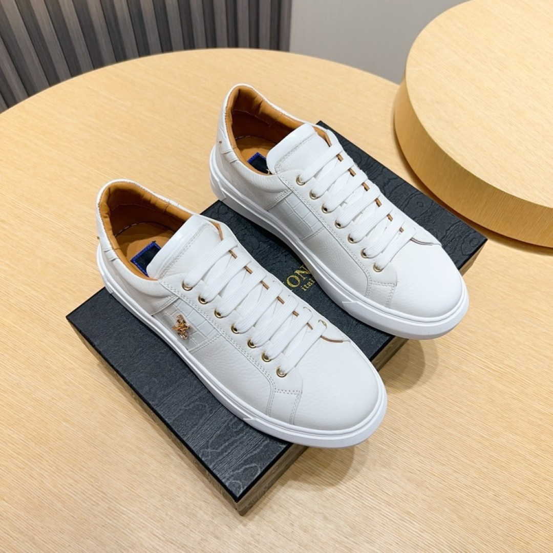 NO:349706,【bilionaire/Billionaire】Original classic casual shoes This model is the official classic style, quality, made by the original master, and uses the original top layer calfskin comfortable and odor-proof cowhide inner lining. Perfect last, generous and fashionable design, attracts the pursuit of many consumers, suitable for drivers to drive. Number of 39--46, cowhide19860909【billionaire/比利恩孽儿】原版经典款休闲鞋本款是官方主打经典款,质量,原厂名师制作,采用原版头层小牛皮舒适防臭牛皮内里.完美楦型,大方时尚的设计,吸引了众多消费者的追捧,适合司机驾车行驶 码数39--46,,cowhide,Men's shoes