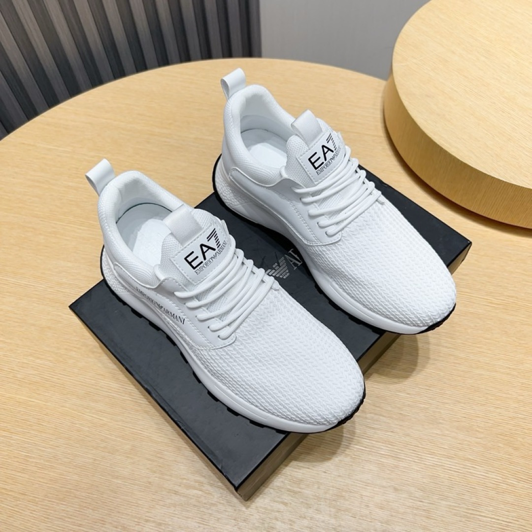 NO:350193,Factory [Armani] Armani's new fashionable men's sports shoes are carefully created to create an international brand. This casual shoe combines high-quality fabrics and exquisite craftsmanship. The upper is made of original breathable flying wax glue!  Sheepskin foot pads. The footing effect is handsome and stylish, with a lightweight TPU bottom, and the foot feels light and comfortable!  Fine workmanship, worthy of Size38-44 (45 custom made without return or exchange), Armani, Armani, Sneakers, Sheepskin19860909工厂【Armani】阿玛尼新款时尚男士运动鞋精心打造国际品牌 此款休闲鞋集优质面料与精湛工艺于一身,鞋面选用原版透气飞织滴胶制成！羊皮垫脚.上脚效果帅气有型,轻质TPU大底,脚感轻便舒适！做工精细,值得拥有 Size38-44（45定做不退换）,,armani,armani,sneakers,sheepskin,Men's shoes