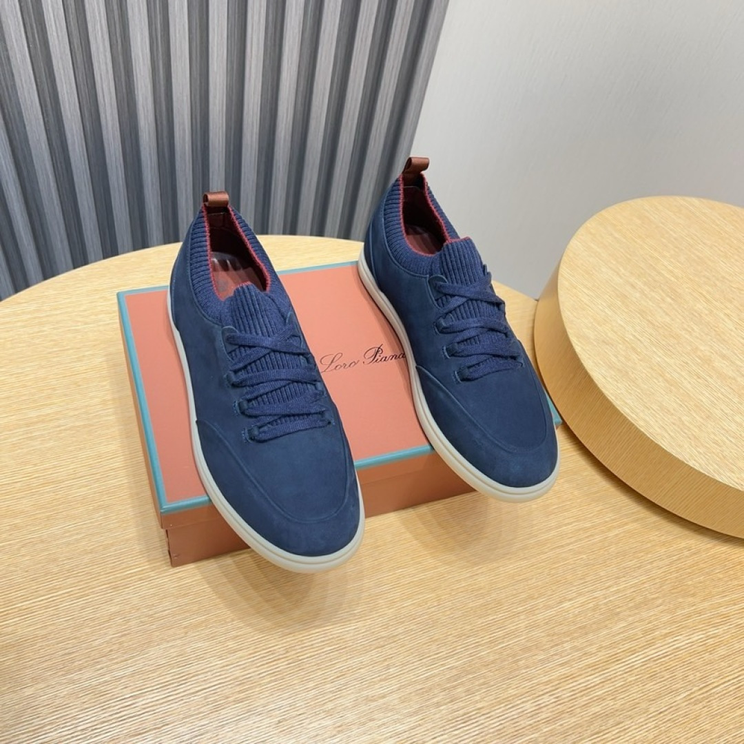 NO:589626,Factory [loro piana] new moccasin shoes are popular all over the world, and the official website is hot selling. The upper is made of original first-layer cowhide and matched with original rubber soles. It is a classic. The complicated craftsmanship and meticulous structure make the shoes light and soft, allowing you to walk comfortably and freely. Very suitable for summer wear. Size 38-45. (45 is custom-made and cannot be returned or exchanged), loro piana, cowhide19860909工厂【loro piana】新款莫卡辛鞋潮爆全球,官网火爆热卖,鞋面采用原版头层牛皮面,搭配原版橡胶鞋底,经典之作.繁复的匠艺工序、精心考究的结构,令鞋款轻盈而柔软,让您行走舒适自如.非常适合夏季穿着. 码数38-45.（45定做不退换）,,loro piana,cowhide,Men's shoes