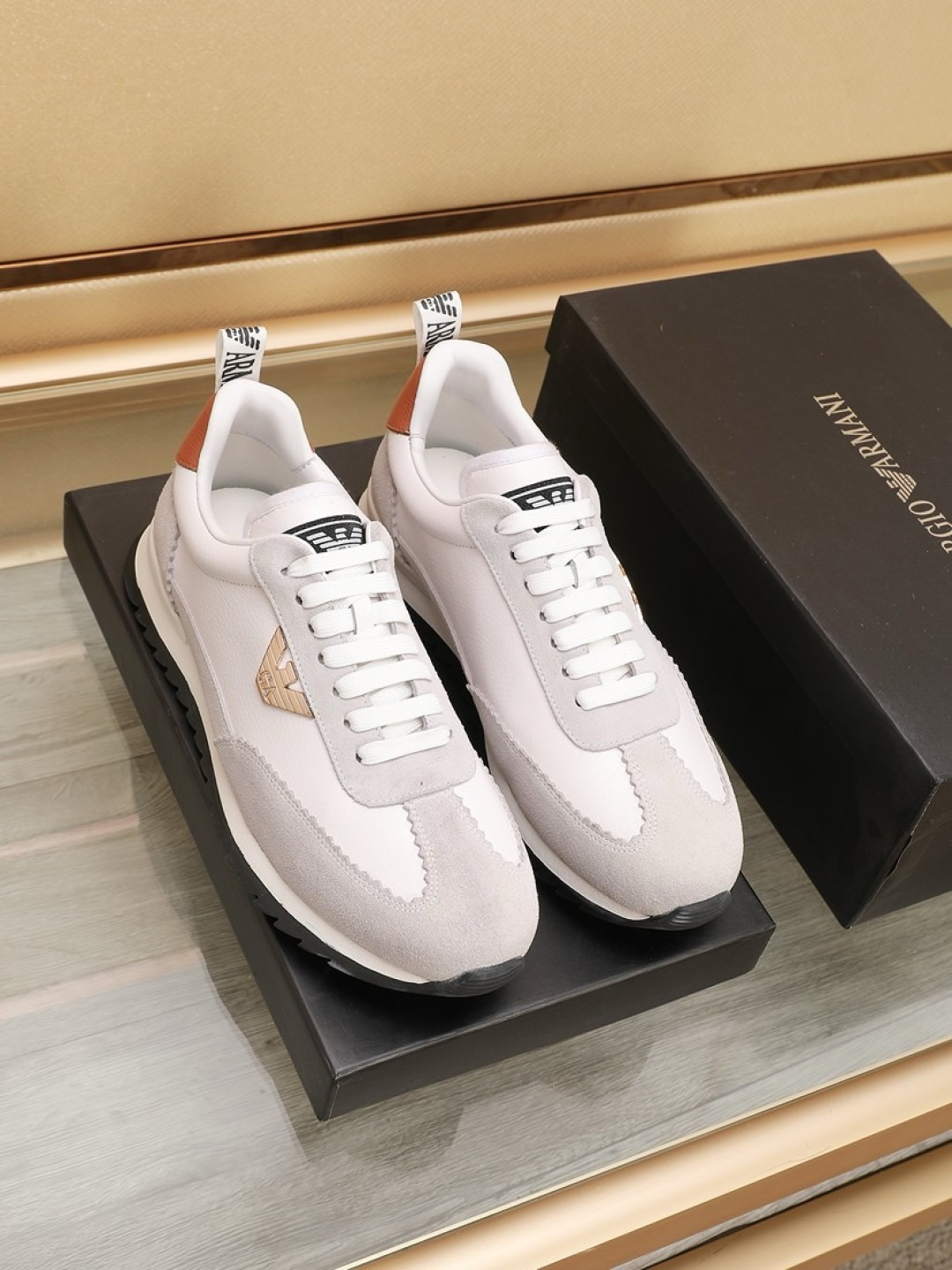 NO:354821,Factory [Armani] Armani's new fashionable men's shoes are carefully created to create an international brand. This casual shoe combines high-quality fabrics and exquisite craftsmanship, and the upper is made of top layer cowhide!  The sheepskin inner foot pads. The footing effect is handsome and stylish, with a lightweight rubber sole, and the foot feels light and comfortable!  Fine workmanship, worthy of Size38-44 (45 custom made without return or exchange), Armani,armani,cowhide,sheepskin19860909工厂【Armani】阿玛尼新款时尚男鞋精心打造国际品牌 此款休闲鞋集优质面料与精湛工艺于一身,鞋面选用头层牛皮制成！羊皮内里垫脚.上脚效果帅气有型,轻质橡胶大底,脚感轻便舒适！做工精细,值得拥有 Size38-44（45定做不退换）,,armani,armani,cowhide,sheepskin,Men's shoes