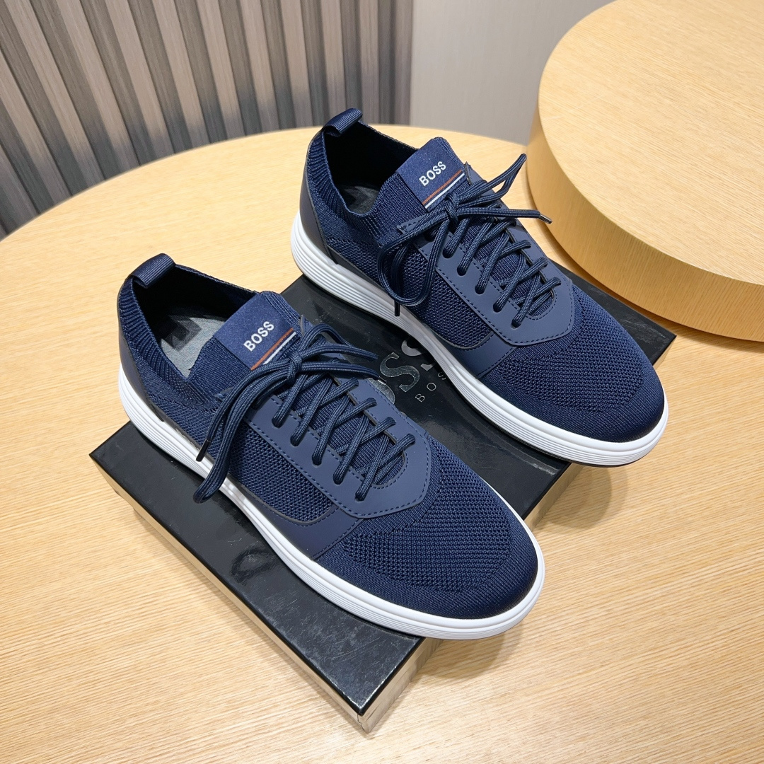 NO:690336,Factory [BOSS] new men's sports shoes. New models of well-known sports brands are grandly launched. They are shipped with luxurious and high-end designs. The uppers are made of original fabrics and leather (sheepskin feet). Lightweight rubber outsole. Light luxury style, breathable uppers without stuffing the feet, simple and elegant, comfortable and trendy on the feet. Size38-44 (45 customized, non-returnable), sneakers, sheepskin19860909工厂【BOSS】新款男仕运动鞋 知名运动品牌新款隆重上市 以奢华高端设计出货 鞋面选用原版布料搭配皮革制成（羊皮垫脚） 轻质橡胶大底.轻奢风格,鞋面透气不闷脚,简约大气,上脚舒适富有潮流感.Size38-44（45定做不退换）,,sneakers,sheepskin,Men's shoes