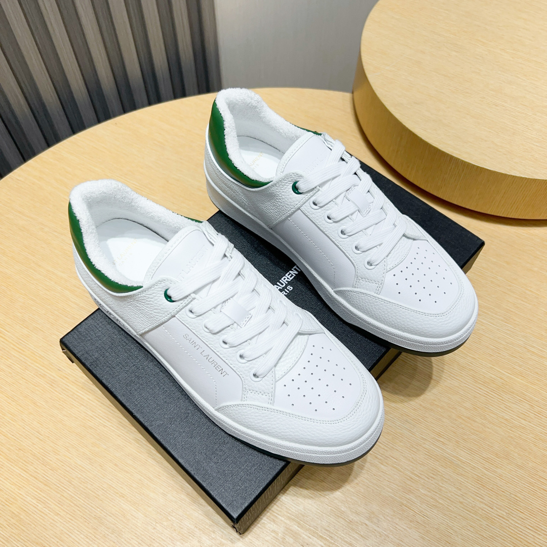 NO:729161,[SAINT LAURENT] Saint Laurent SL61 is the latest popular casual series for spring and summer. It is super good-looking and versatile. The upper is made of cowhide punching and splicing combined with oil edge craftsmanship. The original customized terry cloth lining. Hot stamping logo on the side, no midsole lasting method, and the original memory-enhanced feet!  The foot feels more comfortable and lighter, the environmentally friendly anti-slip rubber two-color outsole, and the genuine lines around the outsole further enhance the comfort and firmness of the entire pair of shoes, and the details speak for themselves perfectly!  The feet are super soft and comfortable to match with sweatshirts. Size: 37-45 (37 is custom-made and non-refundable), saint laurent, saint laurent, hoodie, sweatshirts, cowhide19860909【SAINT LAURENT】圣罗兰 SL61春夏最新爆款休闲系列,超好看百搭,鞋面采用牛皮冲孔拼接组合油边工艺,原版定制毛巾布内里.侧面烫金标识性logo,无中底套楦做法、原版记忆内增高垫脚！脚感更加无比舒适轻便 、环保防滑橡胶双色大底、大底周圈车真线 更加增强了整双鞋子的舒适度 牢固度 完美用细节说话 ！脚超级柔软,舒适搭配卫衣.码数:37-45（37定做不退换）,,saint laurent,saint laurent,hoodie,sweatshirts,cowhide,Men's shoes