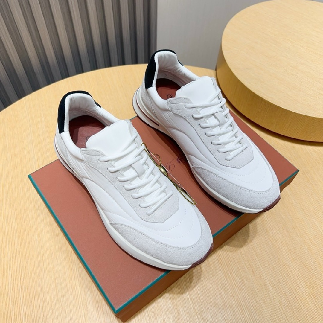 NO:711700,Factory [loro piana] new moccasin shoes are popular all over the world, and the official website is a hot seller. The upper is made of original fabric with first-layer cowhide, and the original rubber sole is a classic. The complicated craftsmanship process and carefully considered structure make the shoes light and soft, allowing you to walk comfortably and freely. Very suitable for summer wear. Size 38-45. (45 is customized and non-refundable), loro piana, cowhide19860909工厂【loro piana】新款莫卡辛鞋潮爆全球,官网火爆热卖,鞋面采用原版布料搭配头层牛皮制成,原版橡胶鞋底,经典之作.繁复的匠艺工序、精心考究的结构,令鞋款轻盈而柔软,让您行走舒适自如.非常适合夏季穿着. 码数38-45.（45定做不退换）,,loro piana,cowhide,Men's shoes