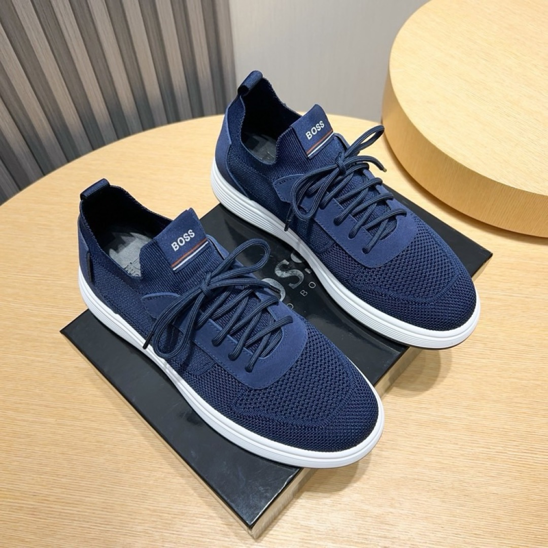 NO:744648,Factory [BOSS] new men's sports shoes. New models of well-known sports brands are grandly launched. They are shipped with luxurious and high-end designs. The uppers are made of original fabrics and leather (sheepskin feet). Lightweight rubber outsole. Light luxury style, breathable uppers without stuffing the feet, simple and elegant, comfortable and trendy on the feet. Size38-44 (45 customized, non-returnable, sneakers, sheepskin19860909工厂【BOSS】新款男仕运动鞋 知名运动品牌新款隆重上市 以奢华高端设计出货 鞋面选用原版布料搭配皮革制成（羊皮垫脚） 轻质橡胶大底.轻奢风格,鞋面透气不闷脚,简约大气,上脚舒适富有潮流感.Size38-44（45定做不退换,,sneakers,sheepskin,Men's shoes