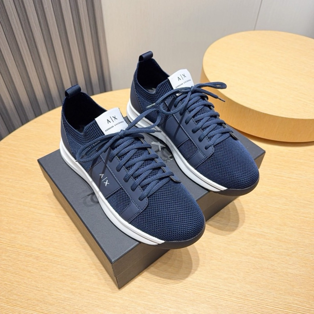 NO:745895,Real price [Armani] Armani's new fashionable men's sports shoes are carefully crafted into an international brand. This casual shoe combines high-quality fabrics and exquisite craftsmanship. The upper is made of original fly weave!  Breathable mesh lining sheepskin foot pads. The upper foot effect is handsome and stylish. The lightweight TPU outsole makes the foot feel light and comfortable!  Fine workmanship, worth owning Size38-45,,armani,armani,sneakers,sheepskin19860909实价【Armani】阿玛尼新款时尚男士运动鞋精心打造国际品牌 此款休闲鞋集优质面料与精湛工艺于一身,鞋面选用原版飞织制成！透气网布内里羊皮垫脚.上脚效果帅气有型,轻质TPU大底,脚感轻便舒适！做工精细,值得拥有 Size38-45,,armani,armani,sneakers,sheepskin,Men's shoes