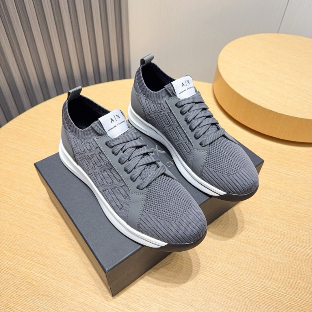 NO:745886,Real price [Armani] Armani's new fashionable men's sports shoes are carefully crafted into an international brand. This casual shoe combines high-quality fabrics and exquisite craftsmanship. The upper is made of original fly weave!  Breathable mesh lining sheepskin foot pads. The upper foot effect is handsome and stylish. The lightweight TPU outsole makes the foot feel light and comfortable!  Fine workmanship, worth owning Size38-45,,armani,armani,sneakers,sheepskin19860909实价【Armani】阿玛尼新款时尚男士运动鞋精心打造国际品牌 此款休闲鞋集优质面料与精湛工艺于一身,鞋面选用原版飞织制成！透气网布内里羊皮垫脚.上脚效果帅气有型,轻质TPU大底,脚感轻便舒适！做工精细,值得拥有 Size38-45,,armani,armani,sneakers,sheepskin,Men's shoes